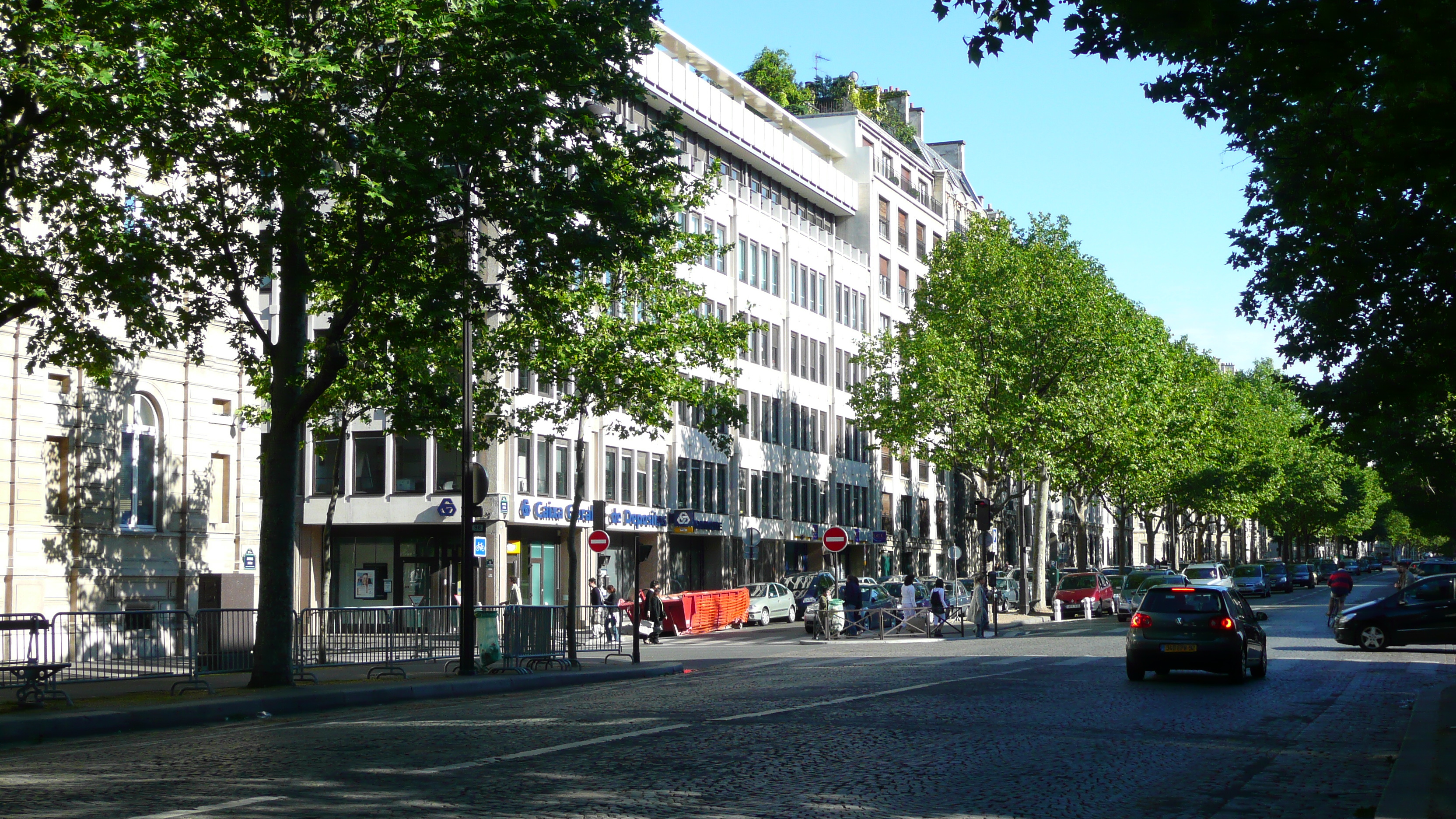 Picture France Paris Etoile and Arc de Triomphe 2007-05 62 - Around Etoile and Arc de Triomphe