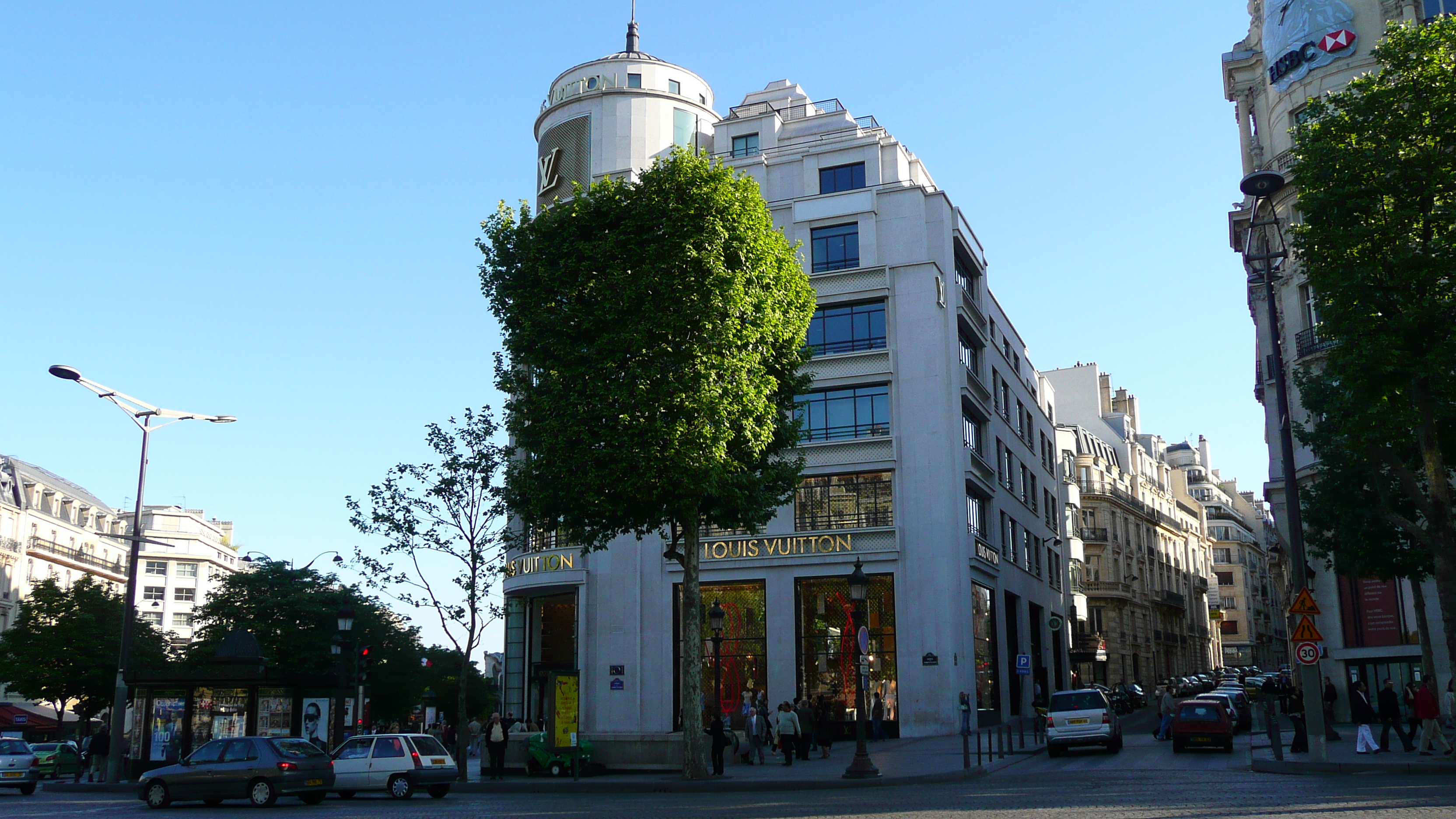 Picture France Paris Champs Elysees 2007-04 21 - Around Champs Elysees