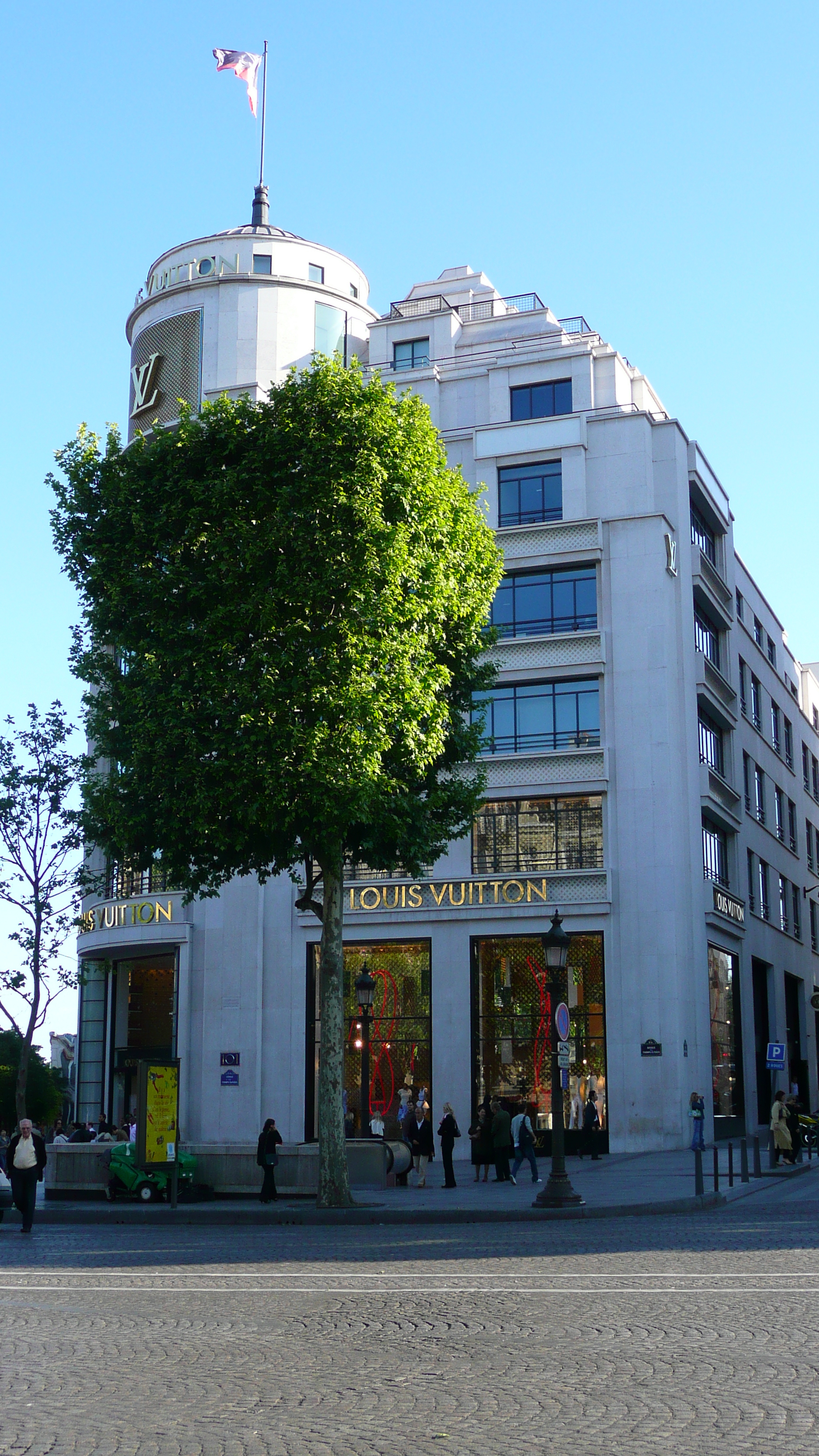 Picture France Paris Champs Elysees 2007-04 30 - History Champs Elysees