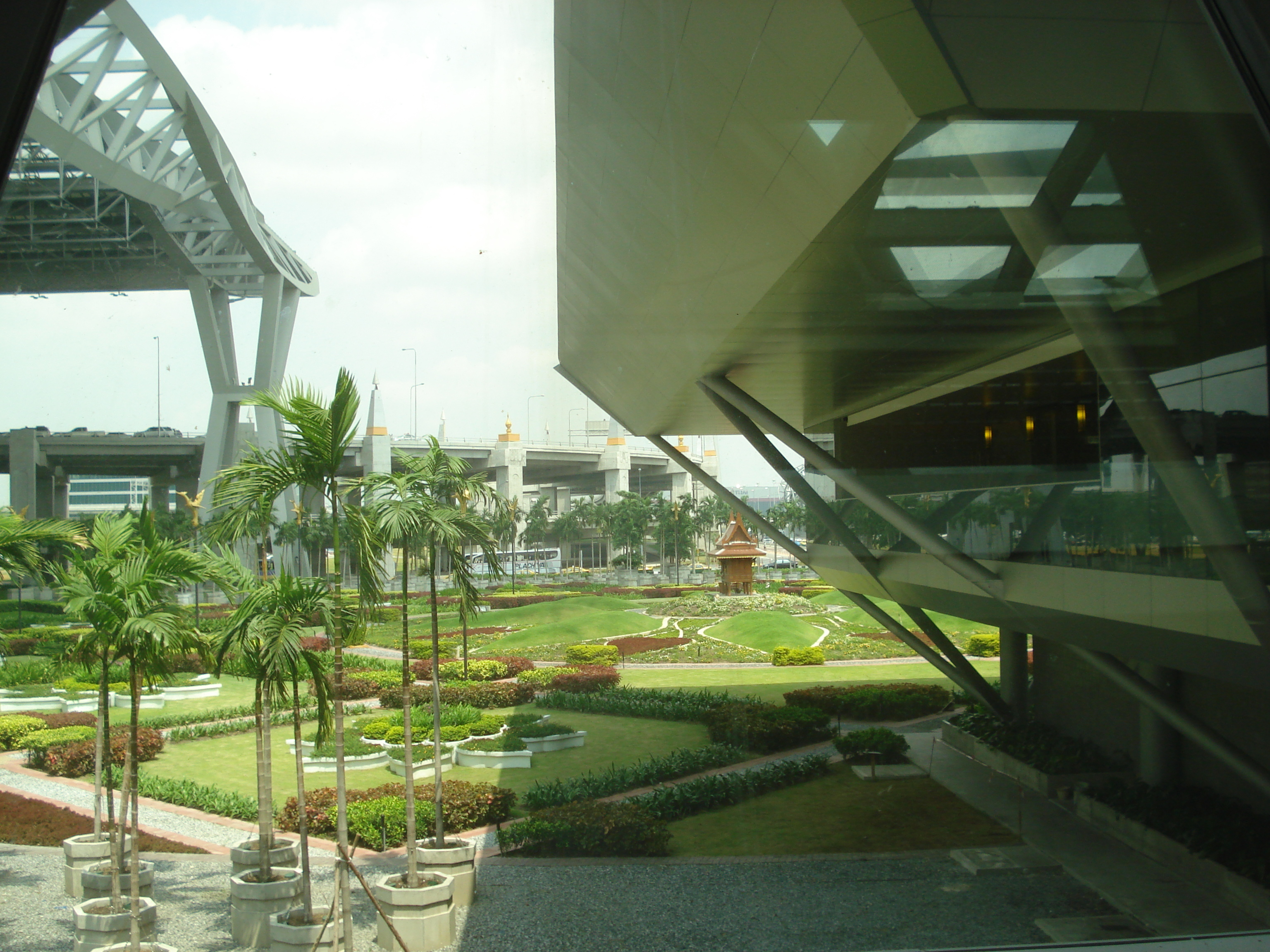 Picture Thailand Bangkok Suvarnabhumi Airport 2007-02 20 - Around Suvarnabhumi Airport