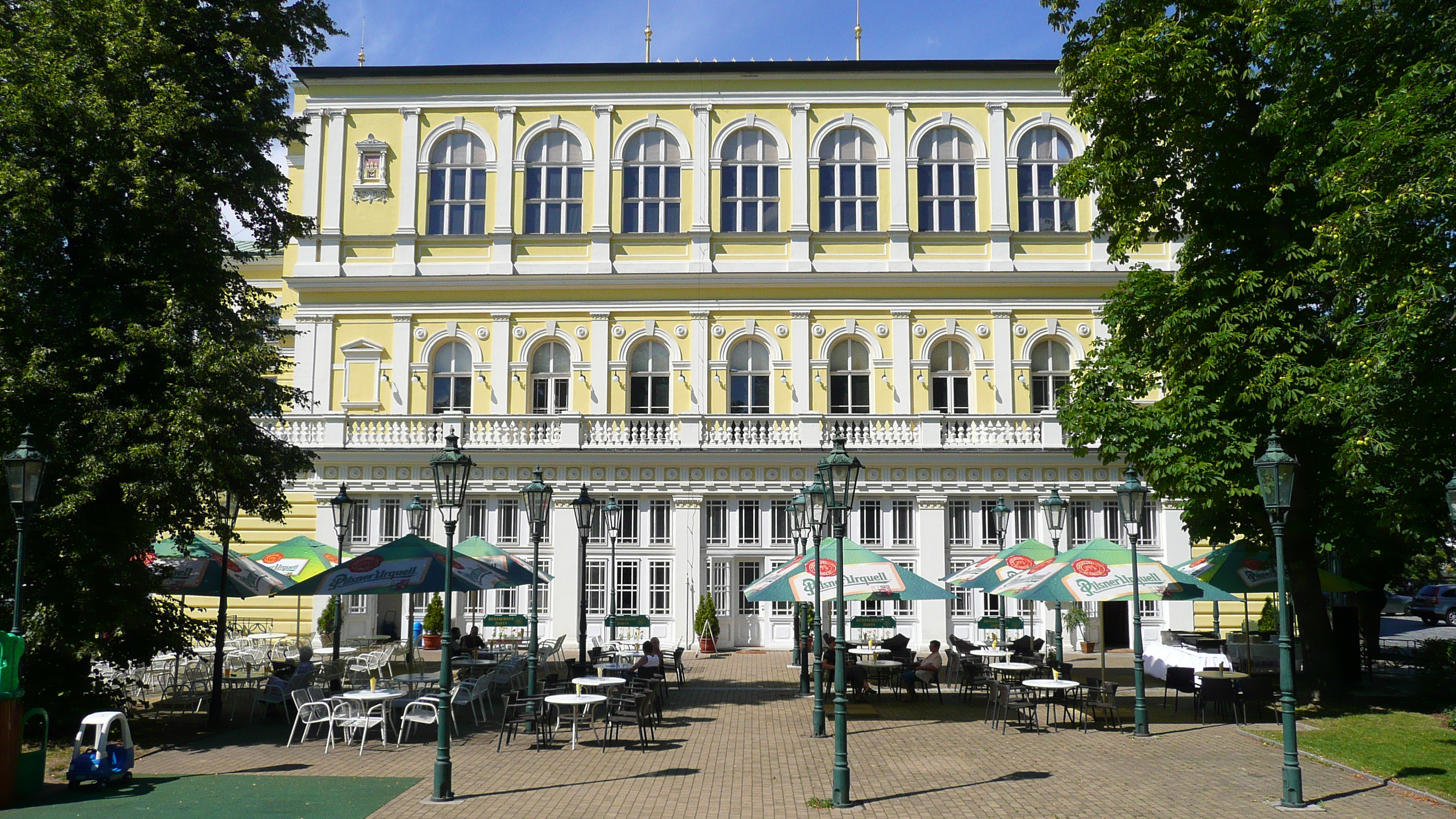 Picture Czech Republic Prague Zofin Garden 2007-07 14 - Recreation Zofin Garden