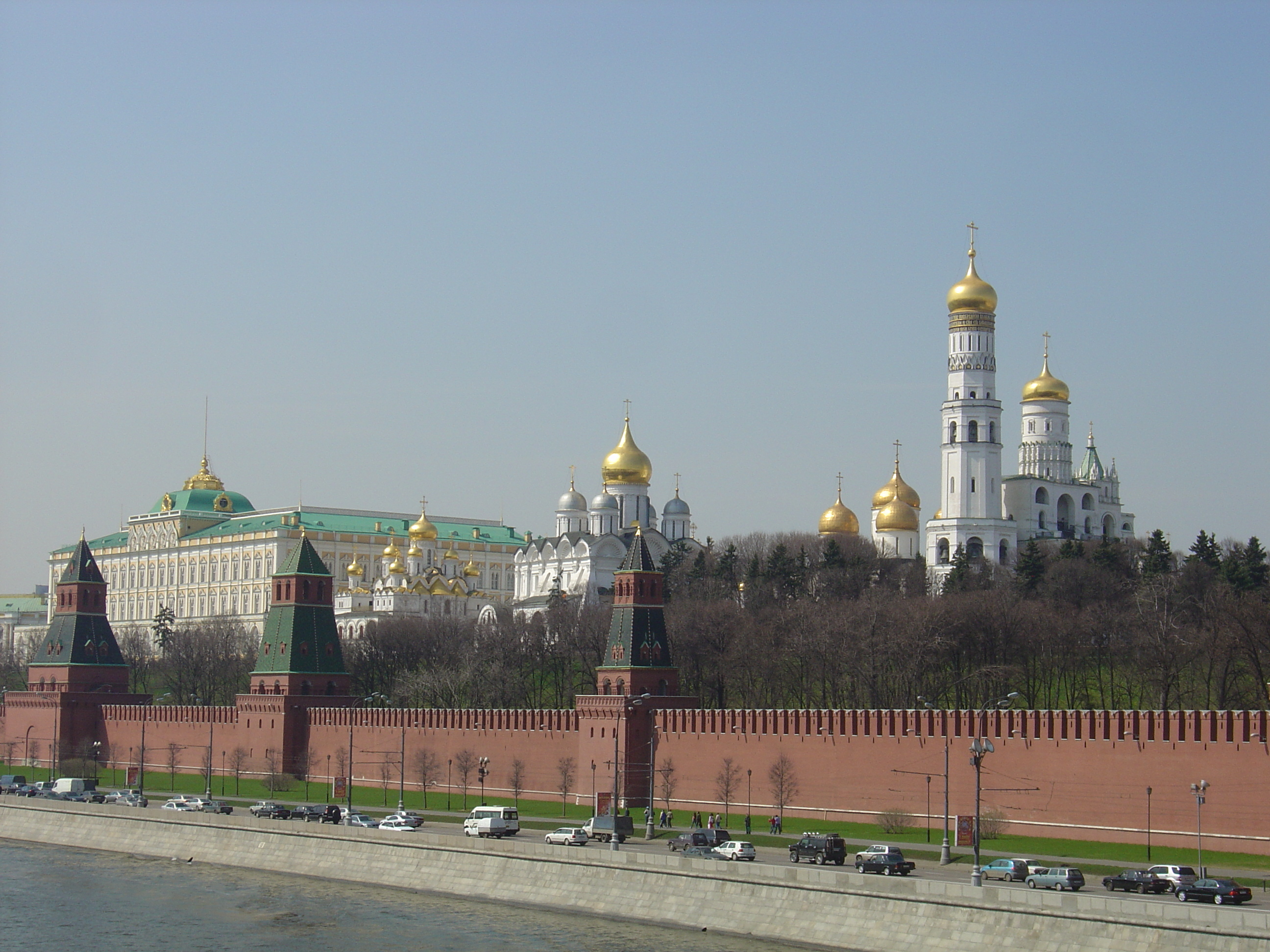 Picture Russia Moscow 2005-04 106 - Discovery Moscow