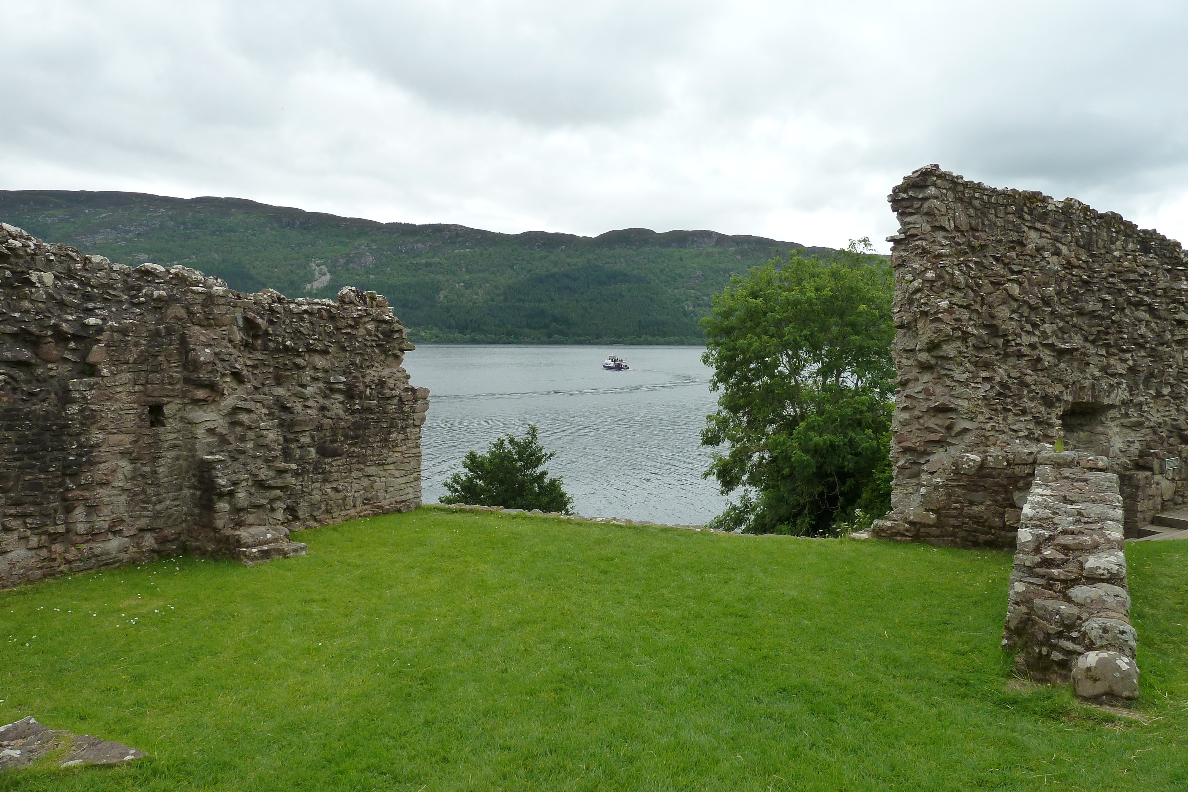 Picture United Kingdom Scotland Urquhart Castle (Loch Ness) 2011-07 34 - History Urquhart Castle (Loch Ness)