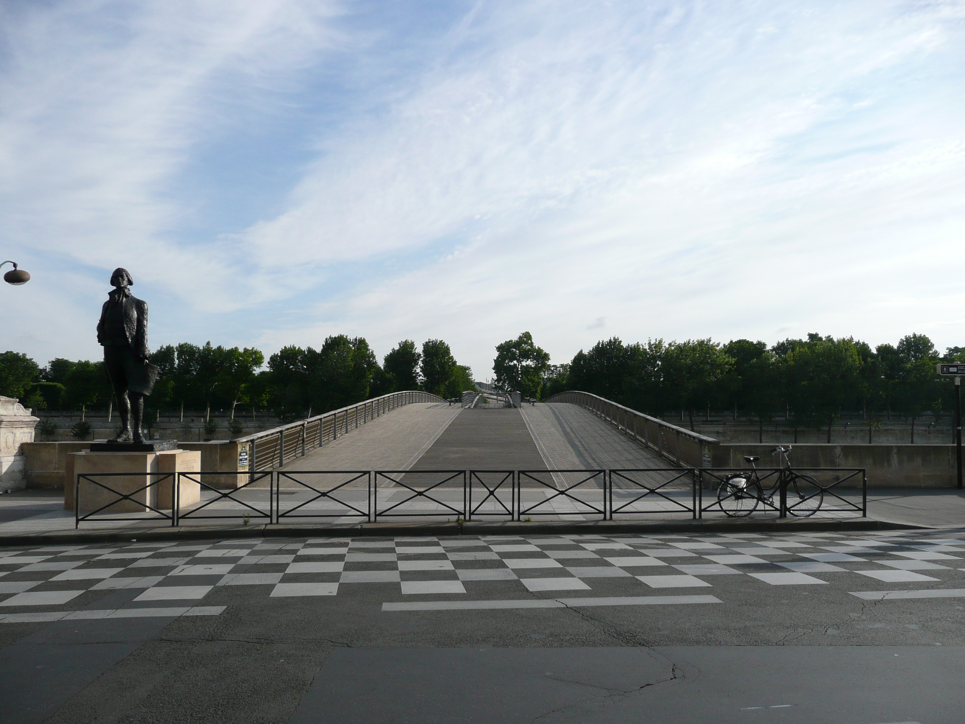 Picture France Paris The Bridges of Paris 2007-06 14 - Around The Bridges of Paris