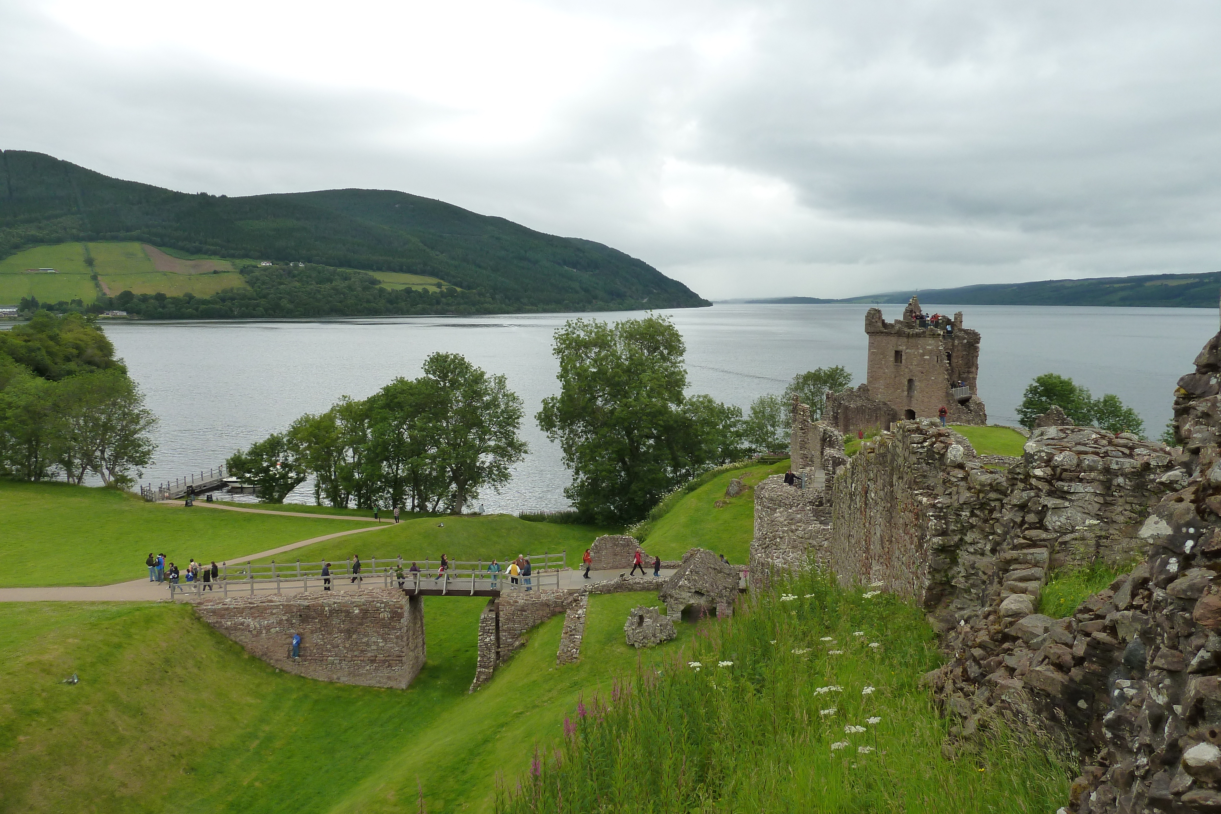 Picture United Kingdom Scotland Urquhart Castle (Loch Ness) 2011-07 18 - Center Urquhart Castle (Loch Ness)