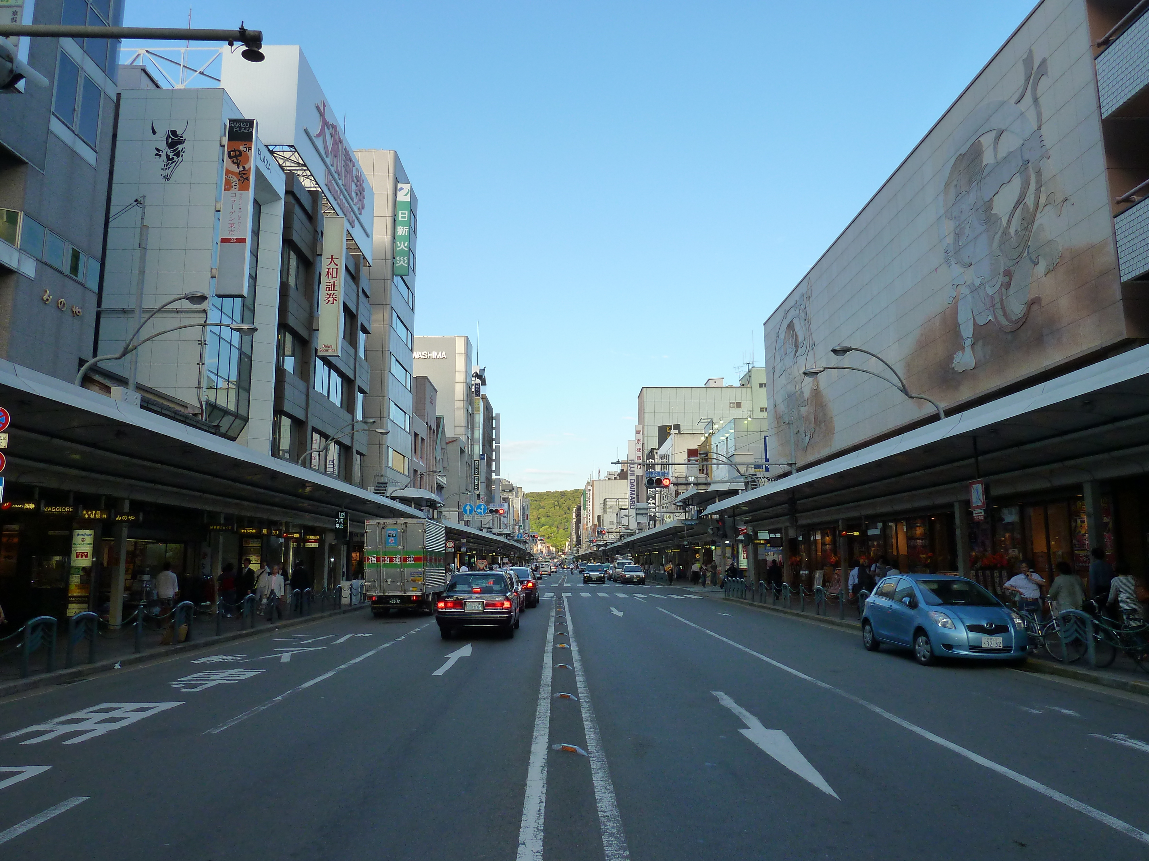 Picture Japan Kyoto Shijo dori 2010-06 36 - History Shijo dori