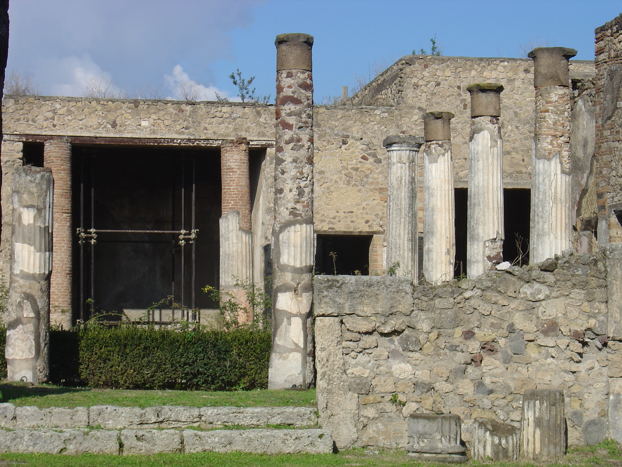 Picture Italy Pompei 2004-11 52 - Around Pompei