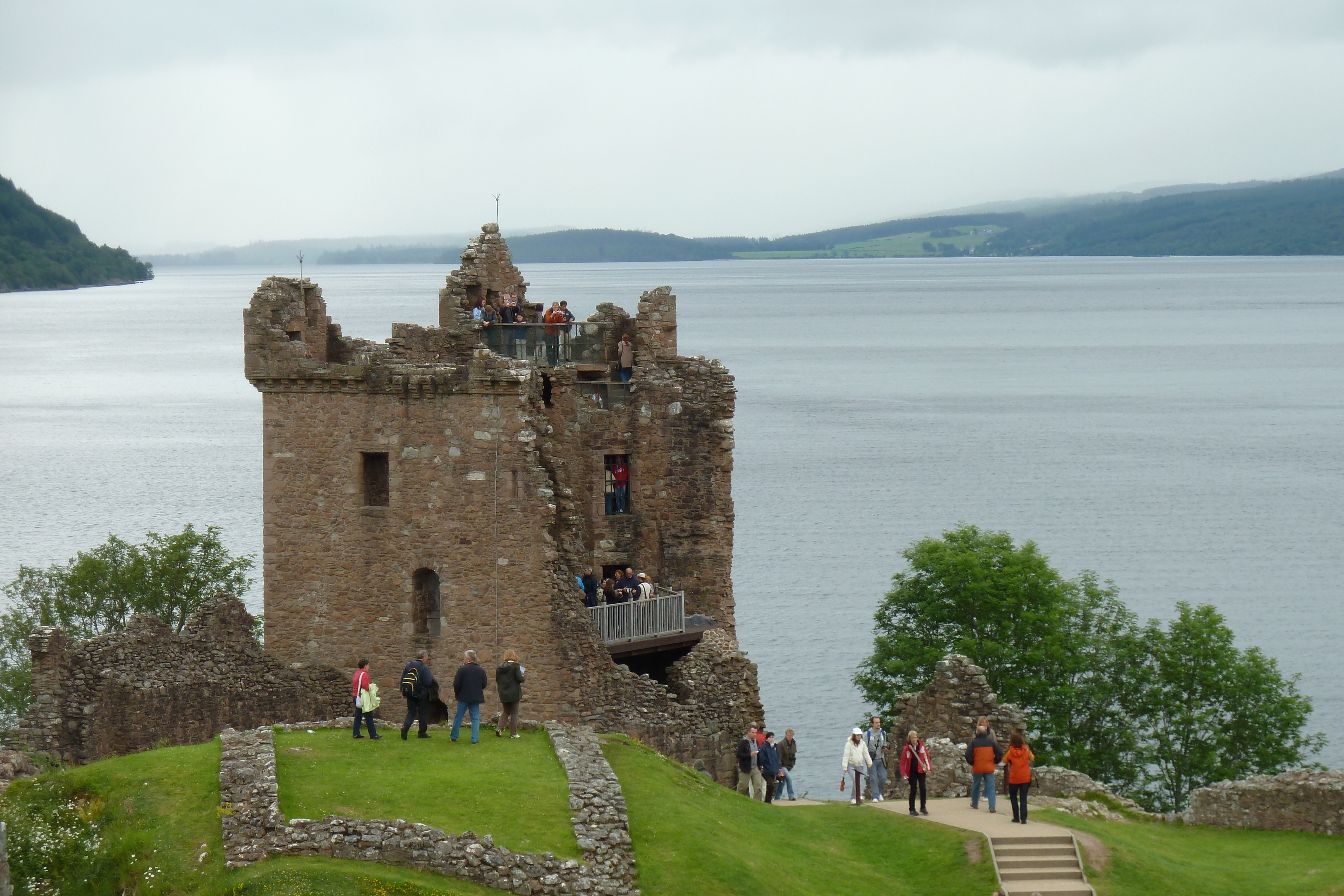 Picture United Kingdom Scotland Urquhart Castle (Loch Ness) 2011-07 1 - Center Urquhart Castle (Loch Ness)