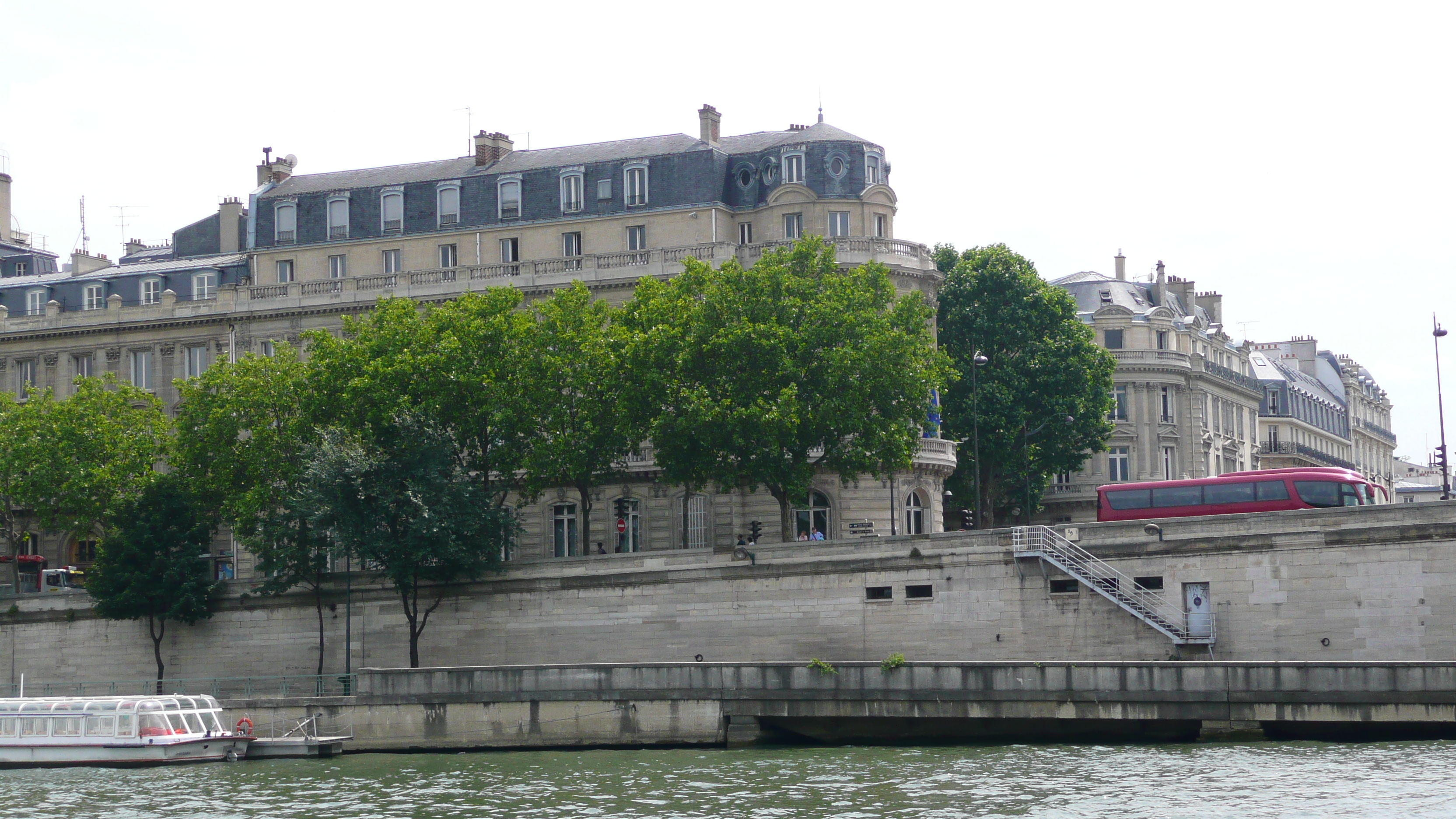 Picture France Paris Seine river 2007-06 238 - History Seine river