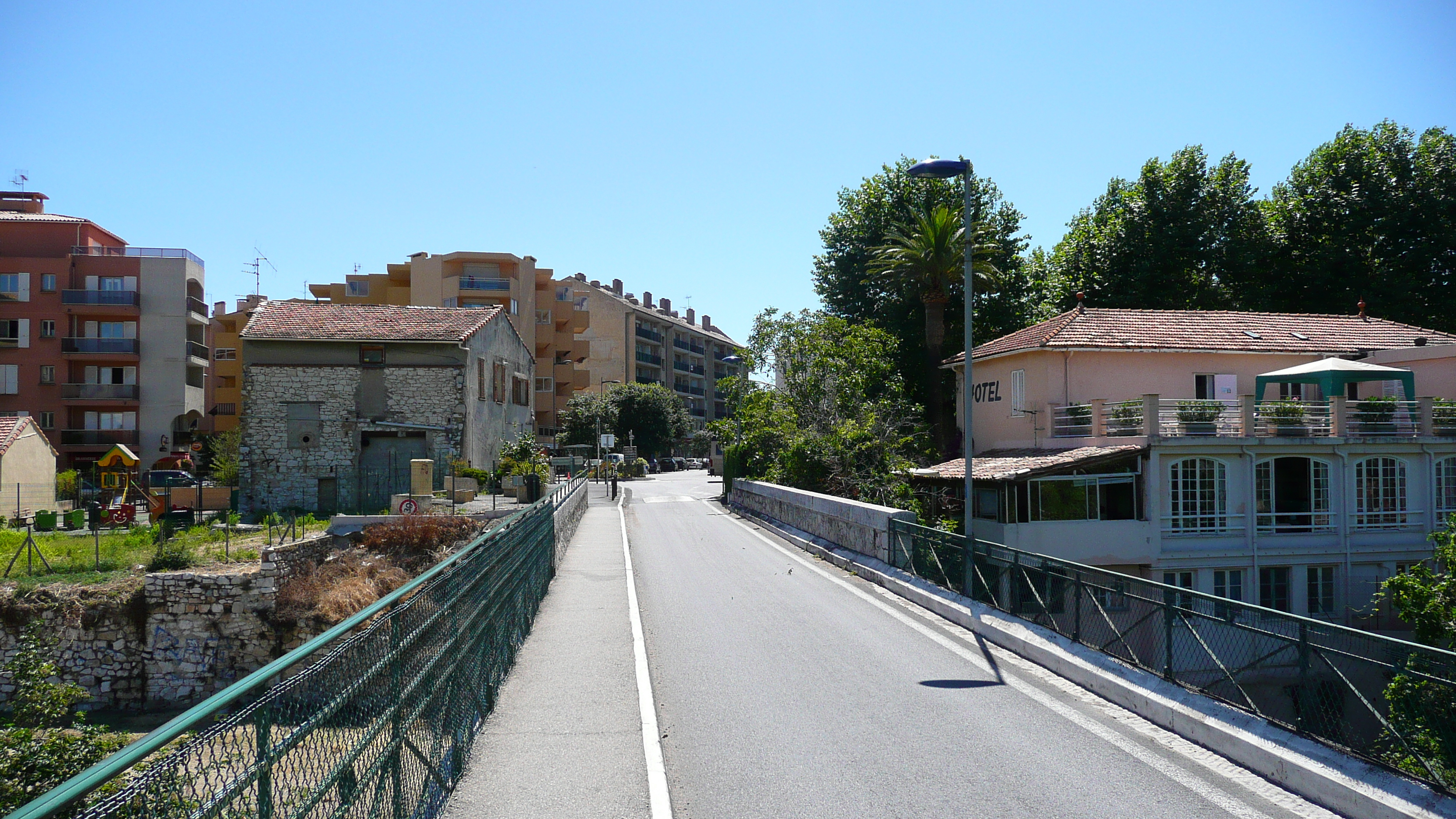 Picture France Vence Vence West 2007-07 26 - Recreation Vence West