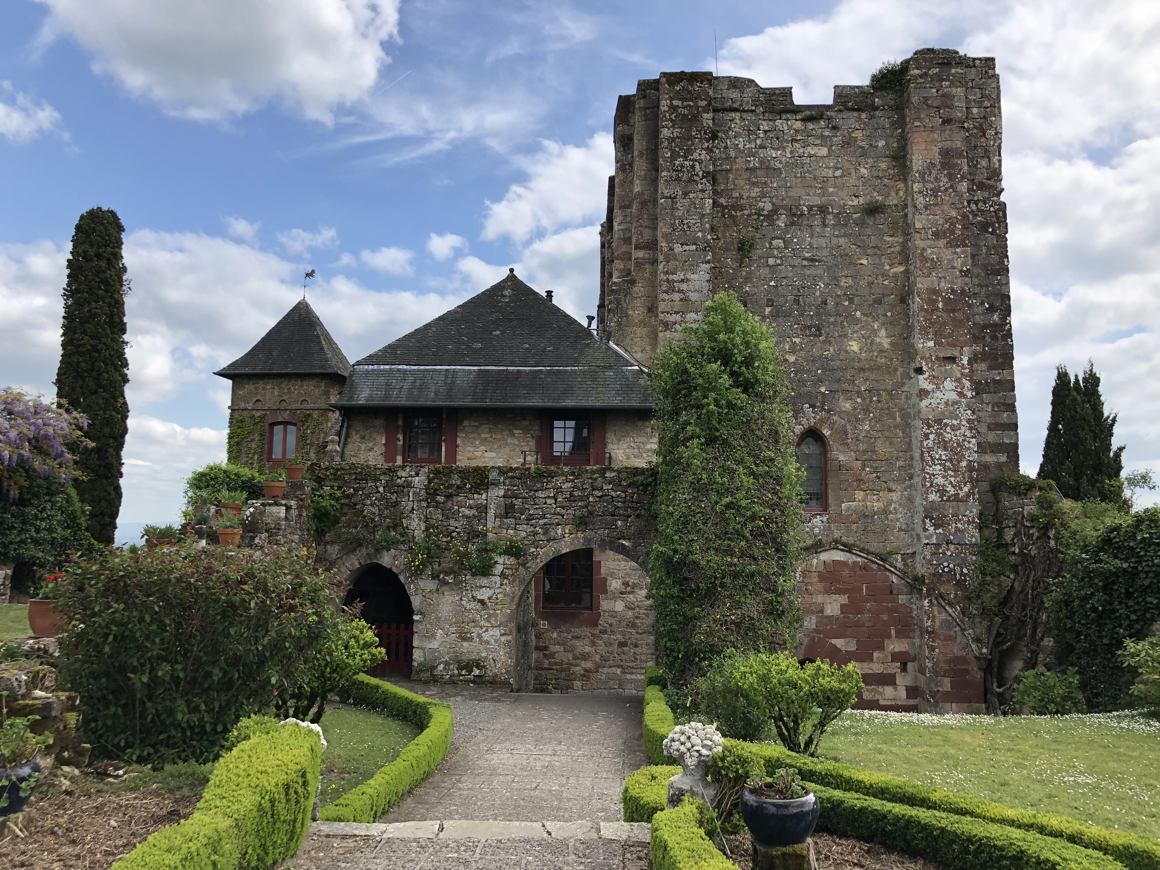 Picture France Turenne 2018-04 95 - Center Turenne