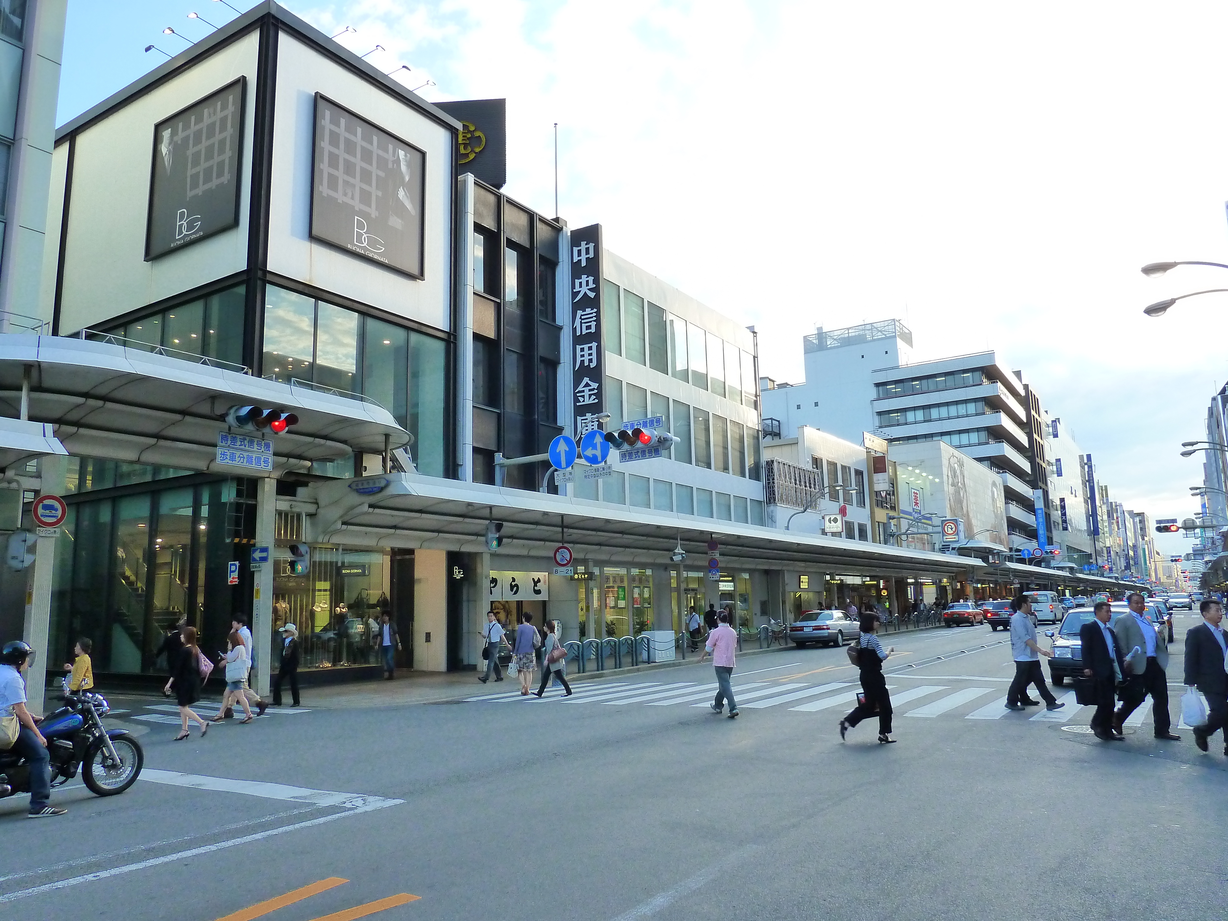 Picture Japan Kyoto Shijo dori 2010-06 60 - Tour Shijo dori