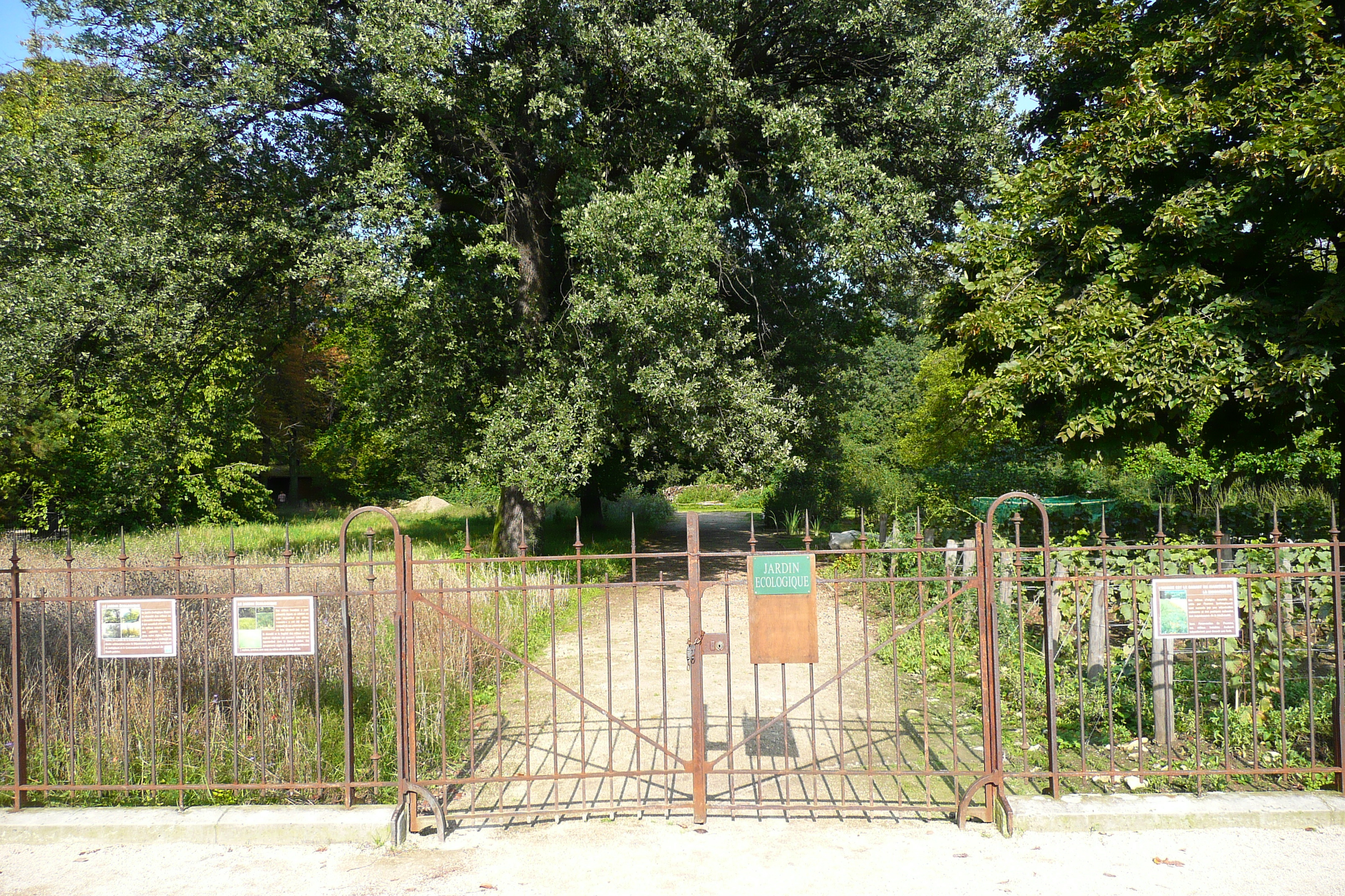 Picture France Paris Jardin des Plantes 2007-08 98 - Tour Jardin des Plantes