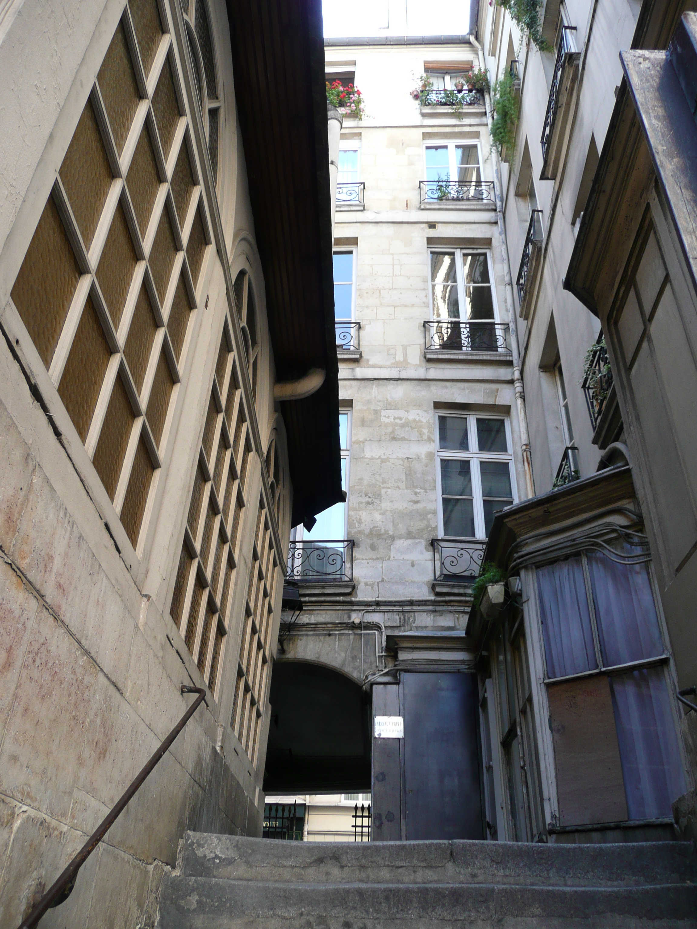 Picture France Paris Palais Royal 2007-08 85 - Discovery Palais Royal