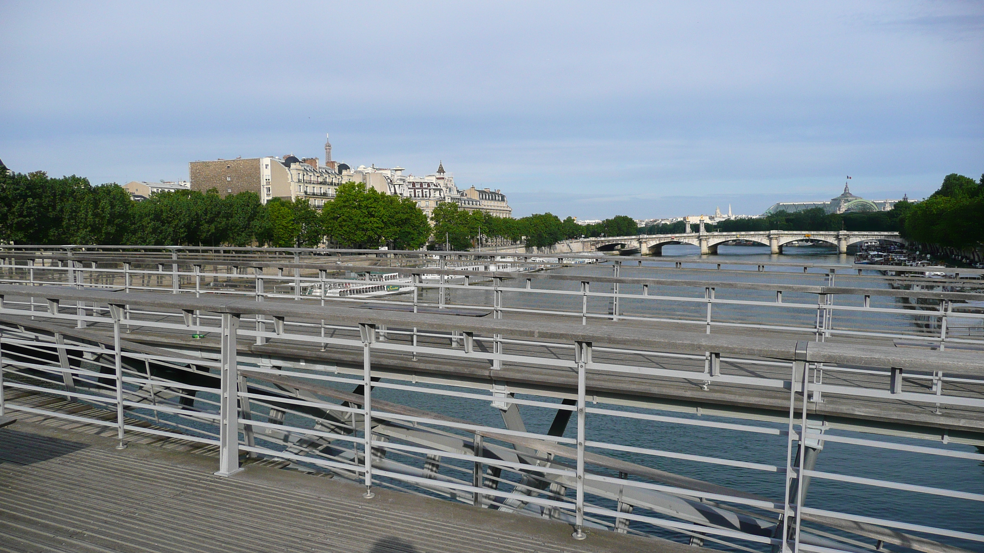 Picture France Paris The Bridges of Paris 2007-06 28 - Center The Bridges of Paris