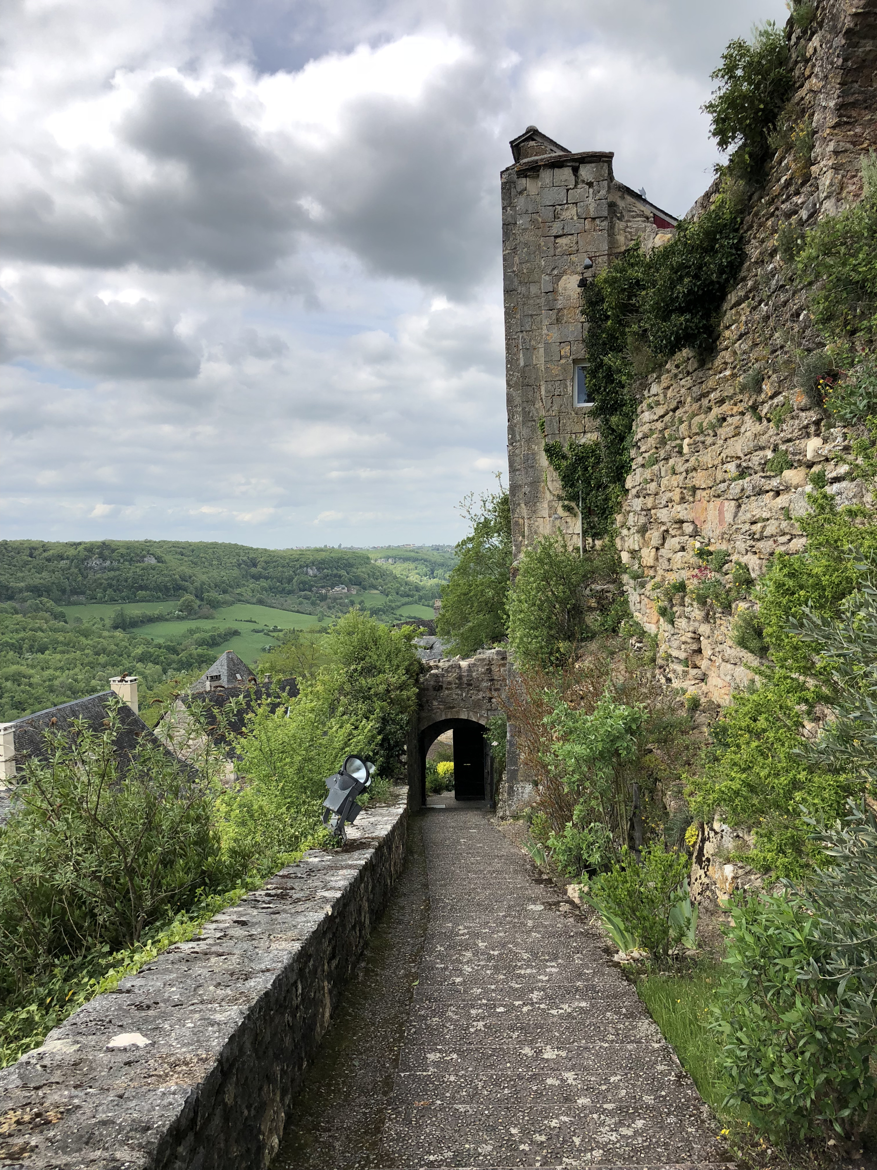 Picture France Turenne 2018-04 74 - Around Turenne