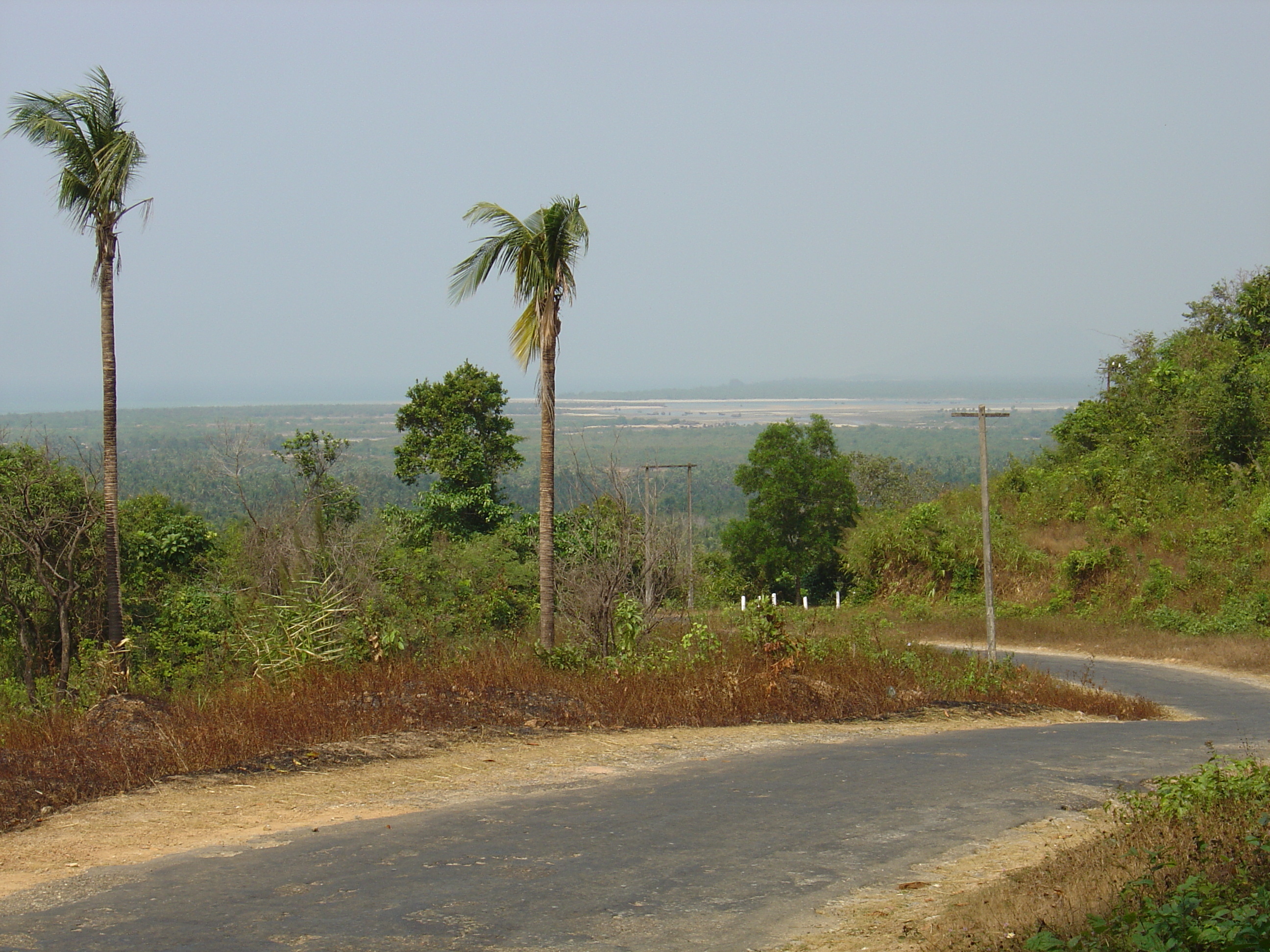 Picture Myanmar Road from Dawei to Maungmagan beach 2005-01 4 - Tours Road from Dawei to Maungmagan beach