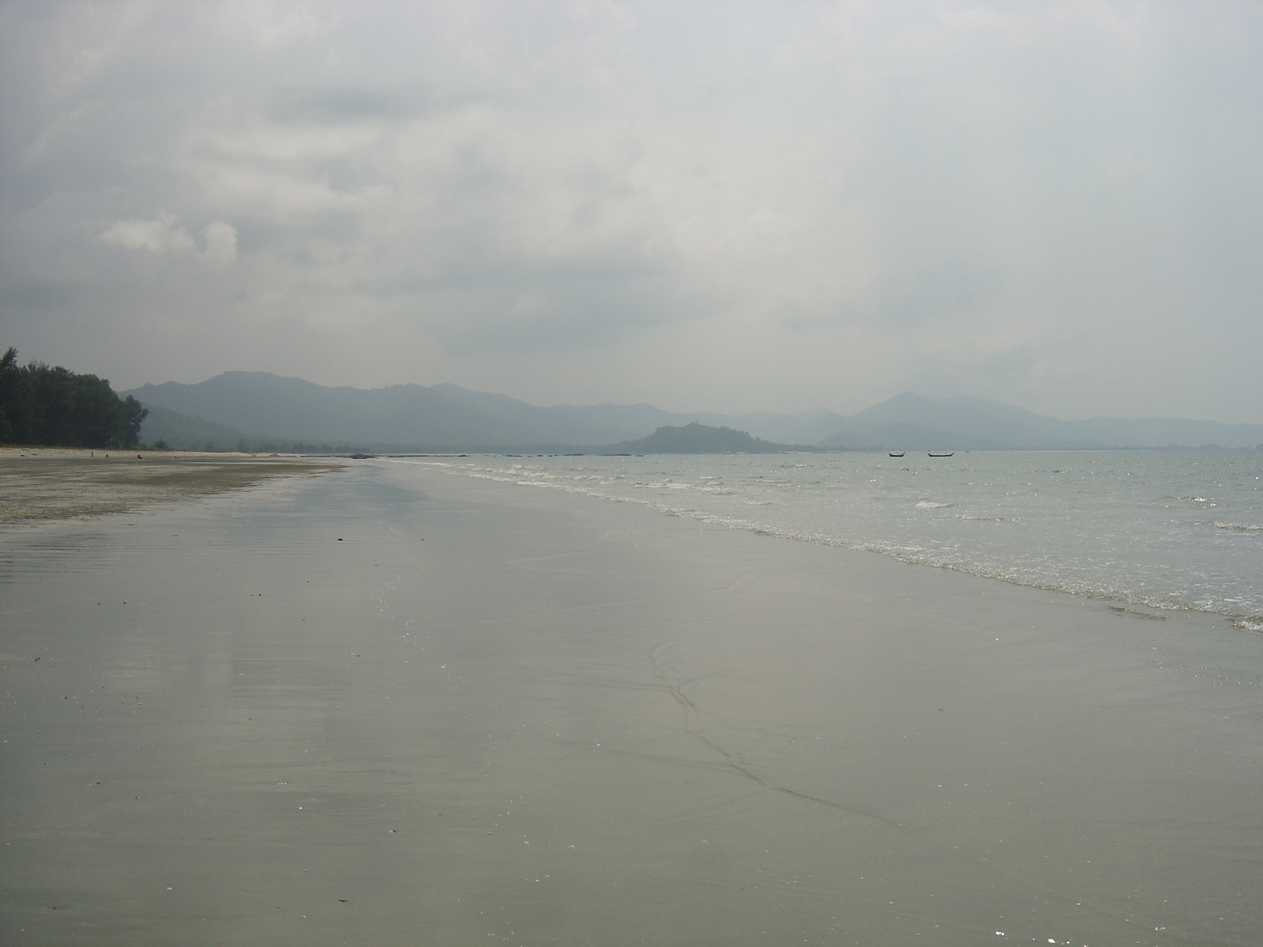 Picture Myanmar Maungmagan beach 2005-01 78 - Center Maungmagan beach