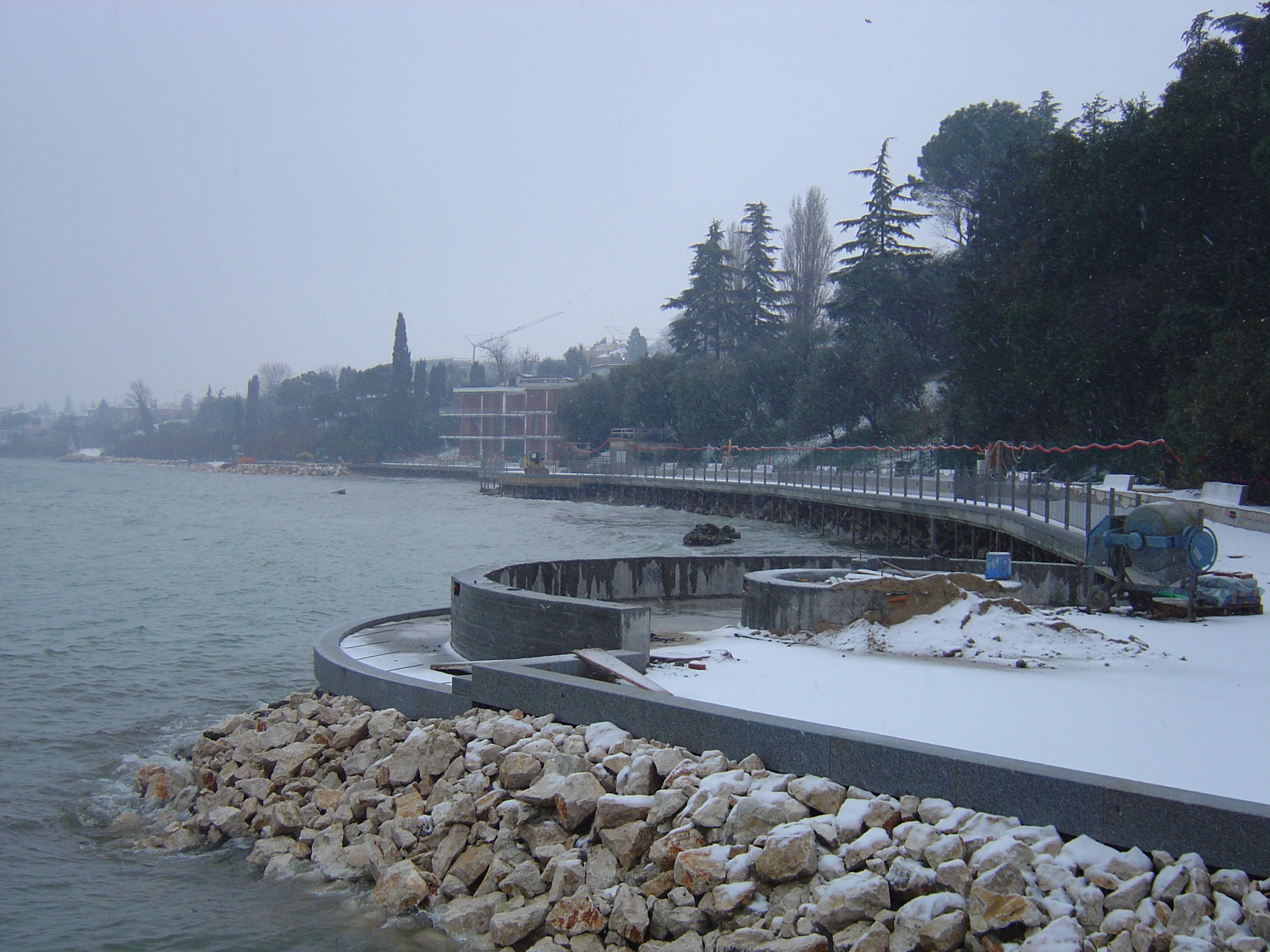 Picture Italy Desenzano del Garda 2005-03 1 - Discovery Desenzano del Garda