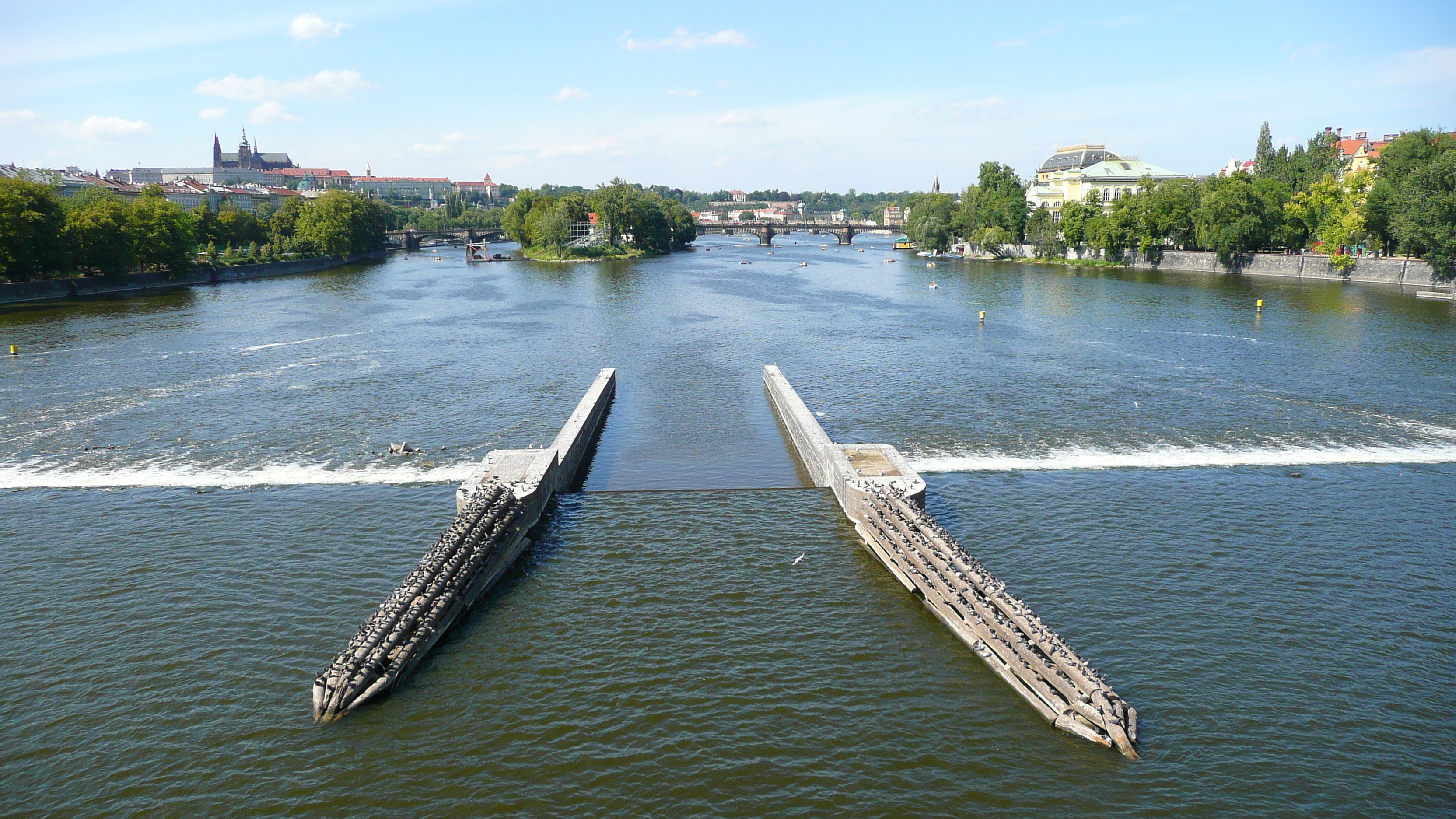 Picture Czech Republic Prague Vltava river 2007-07 47 - Center Vltava river