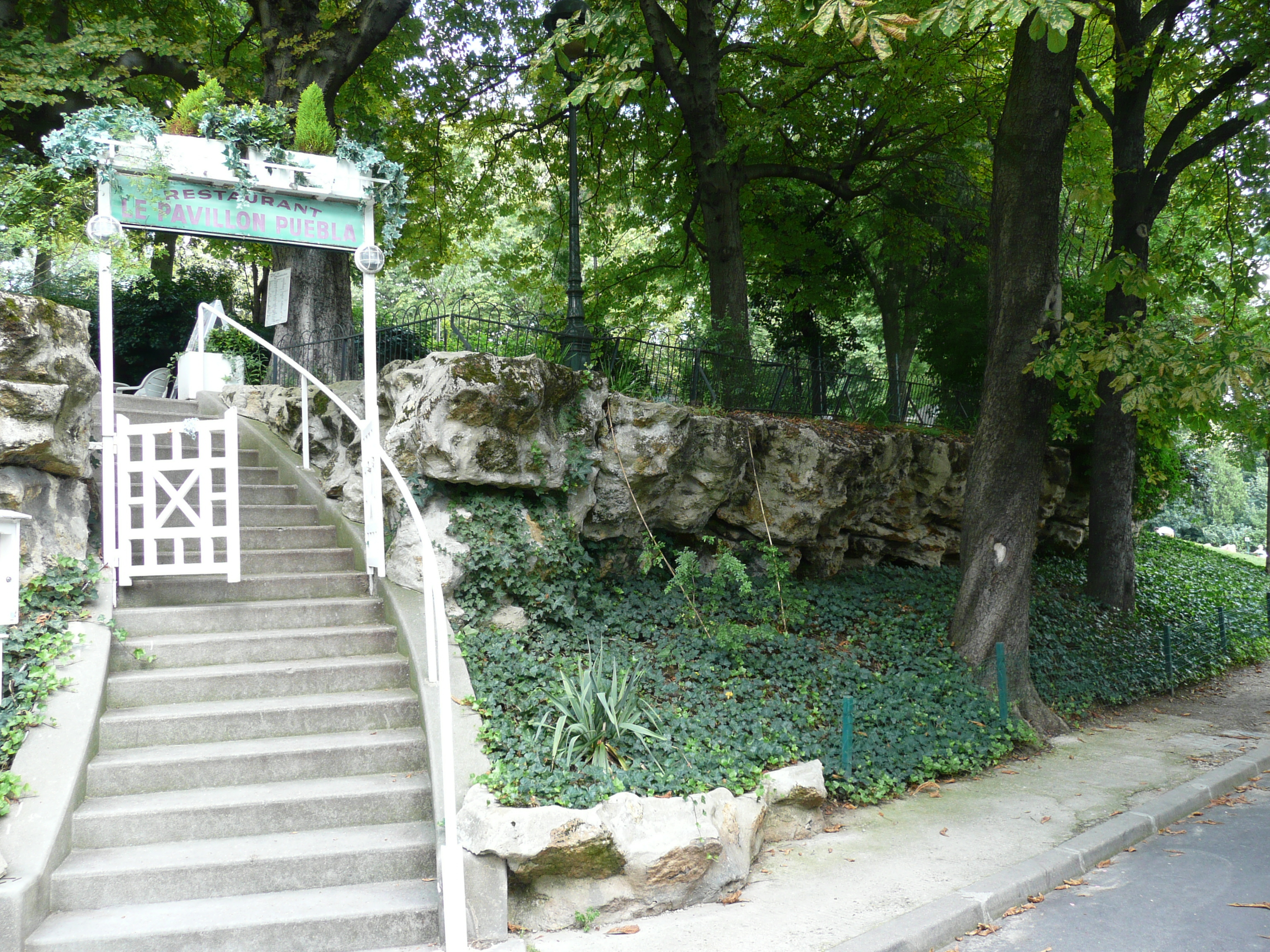 Picture France Paris Parc des Butes Chaumont 2007-08 76 - Journey Parc des Butes Chaumont