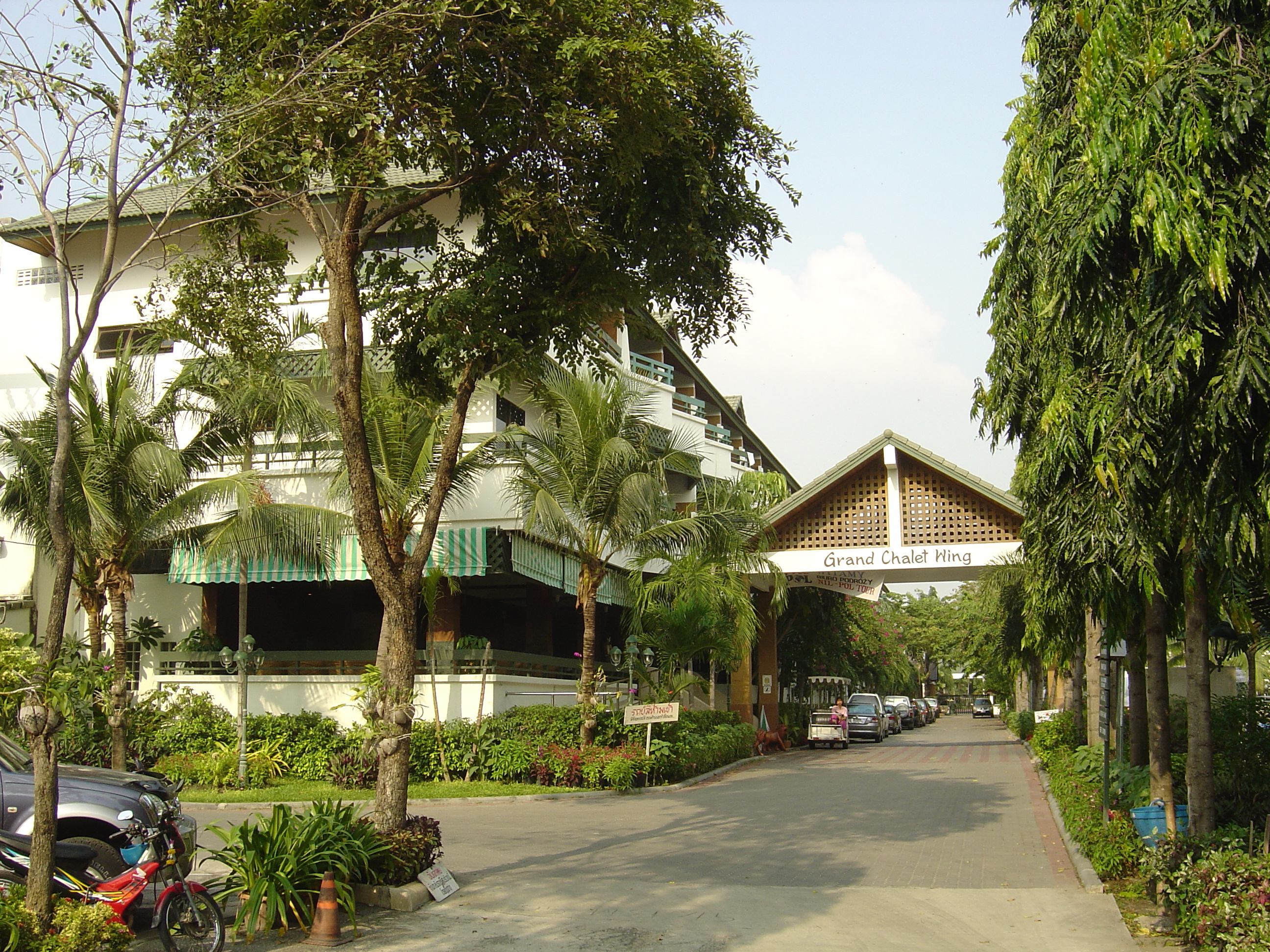 Picture Thailand Jomtien Beach Grand Jomtien Palace Hotel 2004-10 16 - Tours Grand Jomtien Palace Hotel