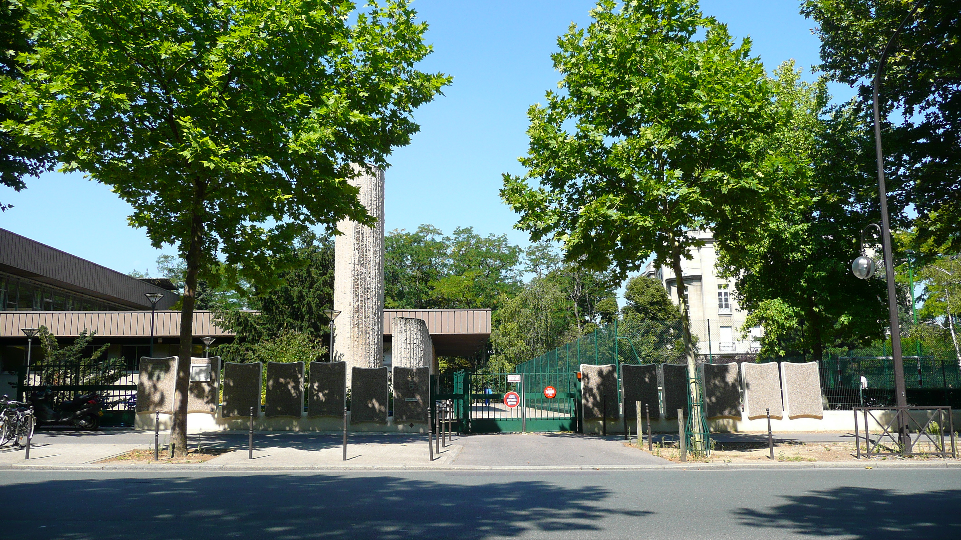 Picture France Paris Porte de la Muette 2007-08 9 - Tour Porte de la Muette