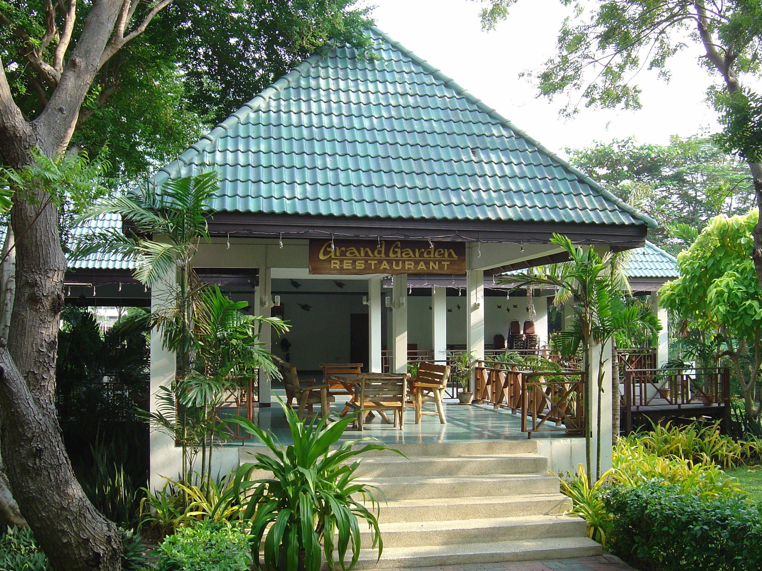 Picture Thailand Jomtien Beach Grand Jomtien Palace Hotel 2004-10 19 - History Grand Jomtien Palace Hotel