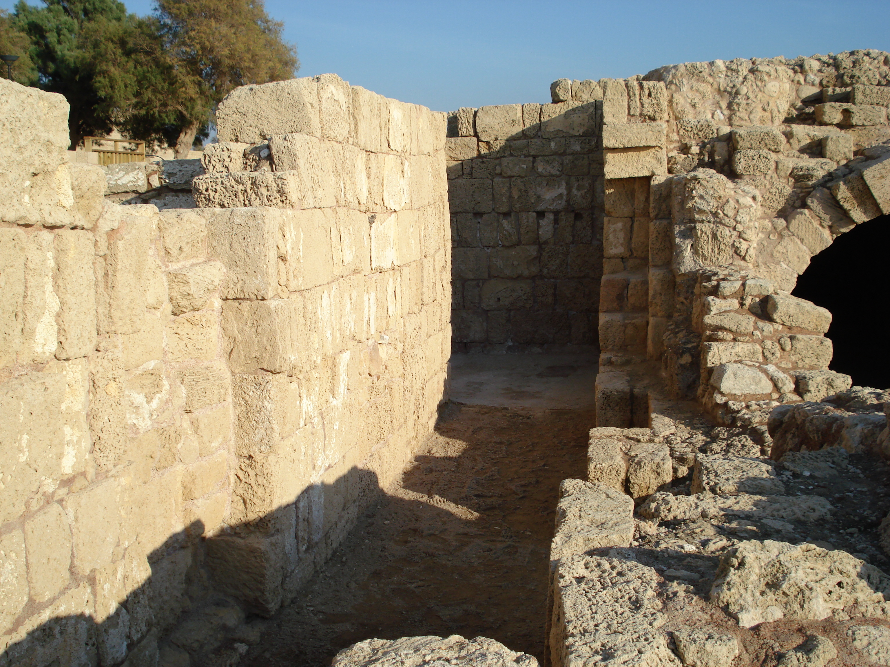 Picture Israel Caesarea 2006-12 44 - Discovery Caesarea