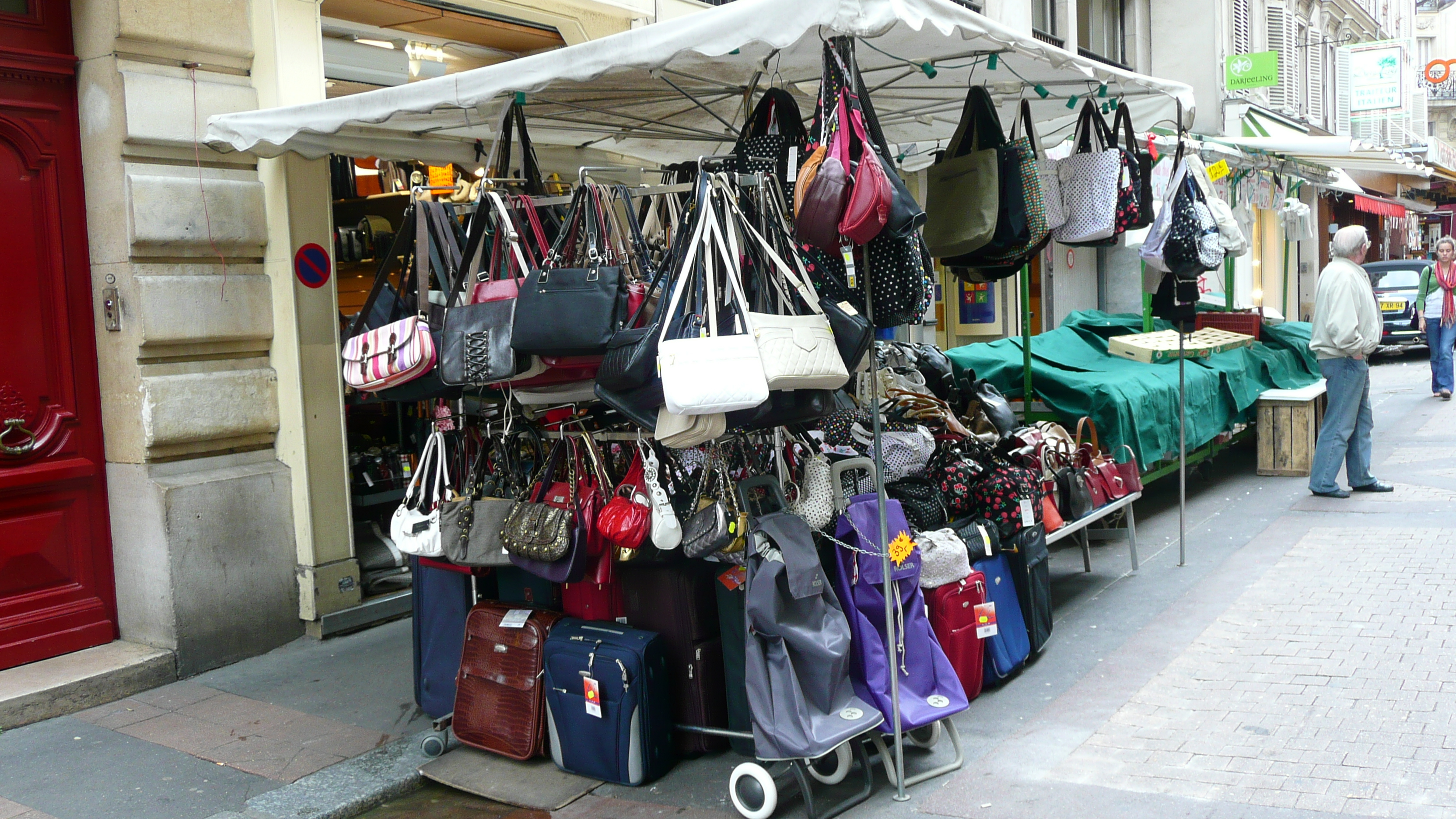 Picture France Paris 17th Arrondissement Rue Levis 2007-05 22 - Tours Rue Levis