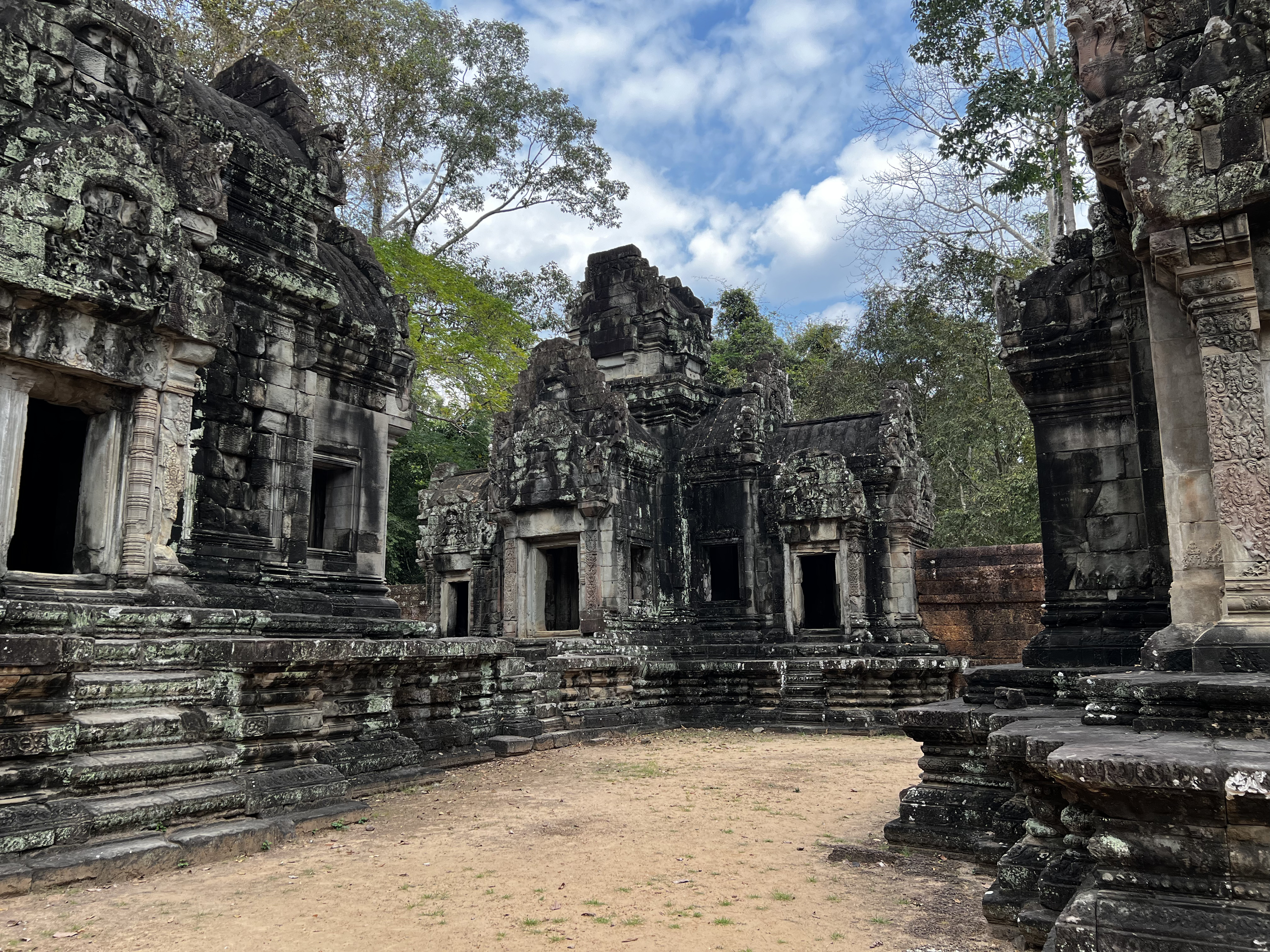 Picture Cambodia Siem Reap Thommanon 2023-01 11 - Recreation Thommanon