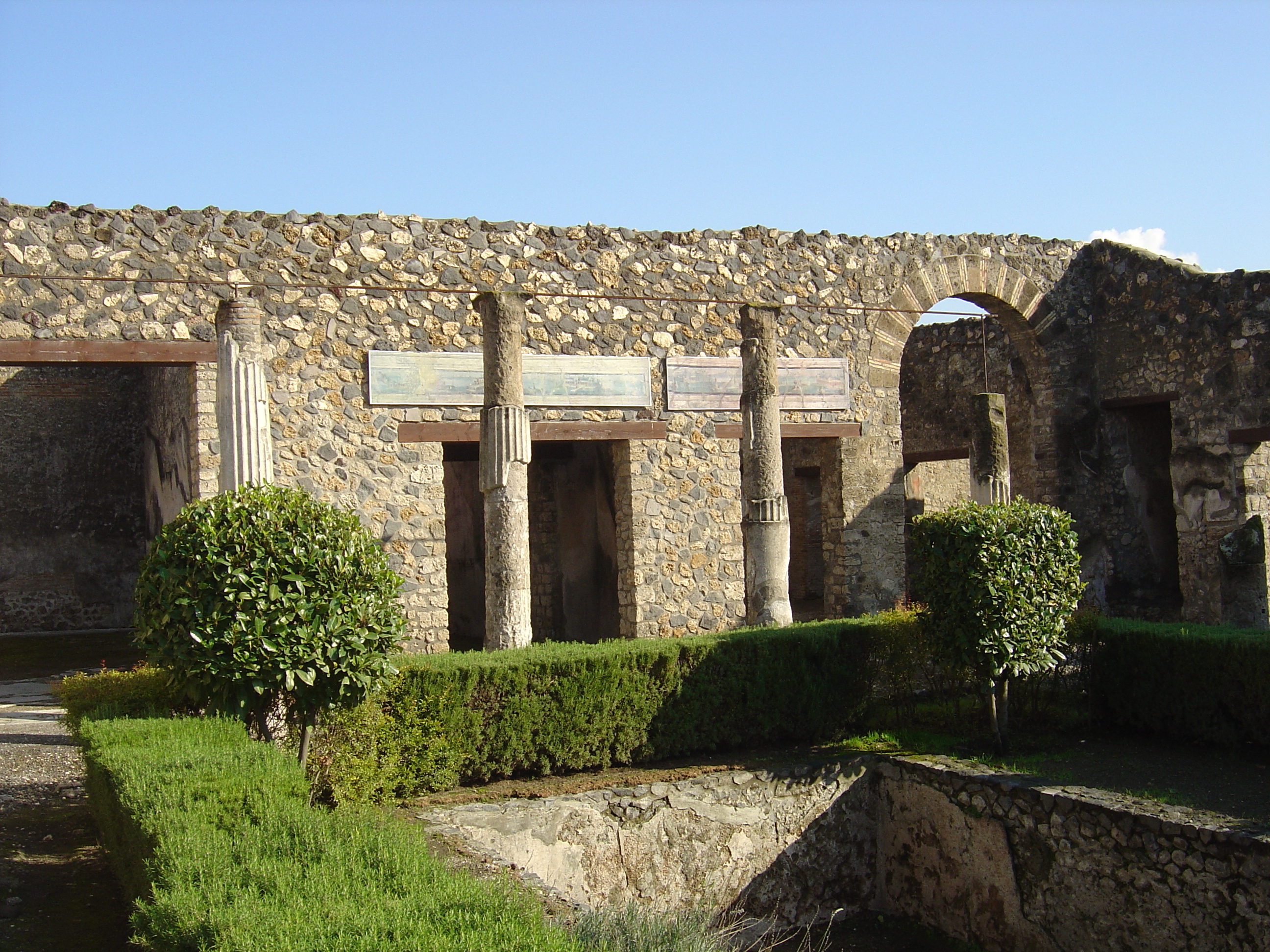 Picture Italy Pompei 2004-11 74 - Tour Pompei