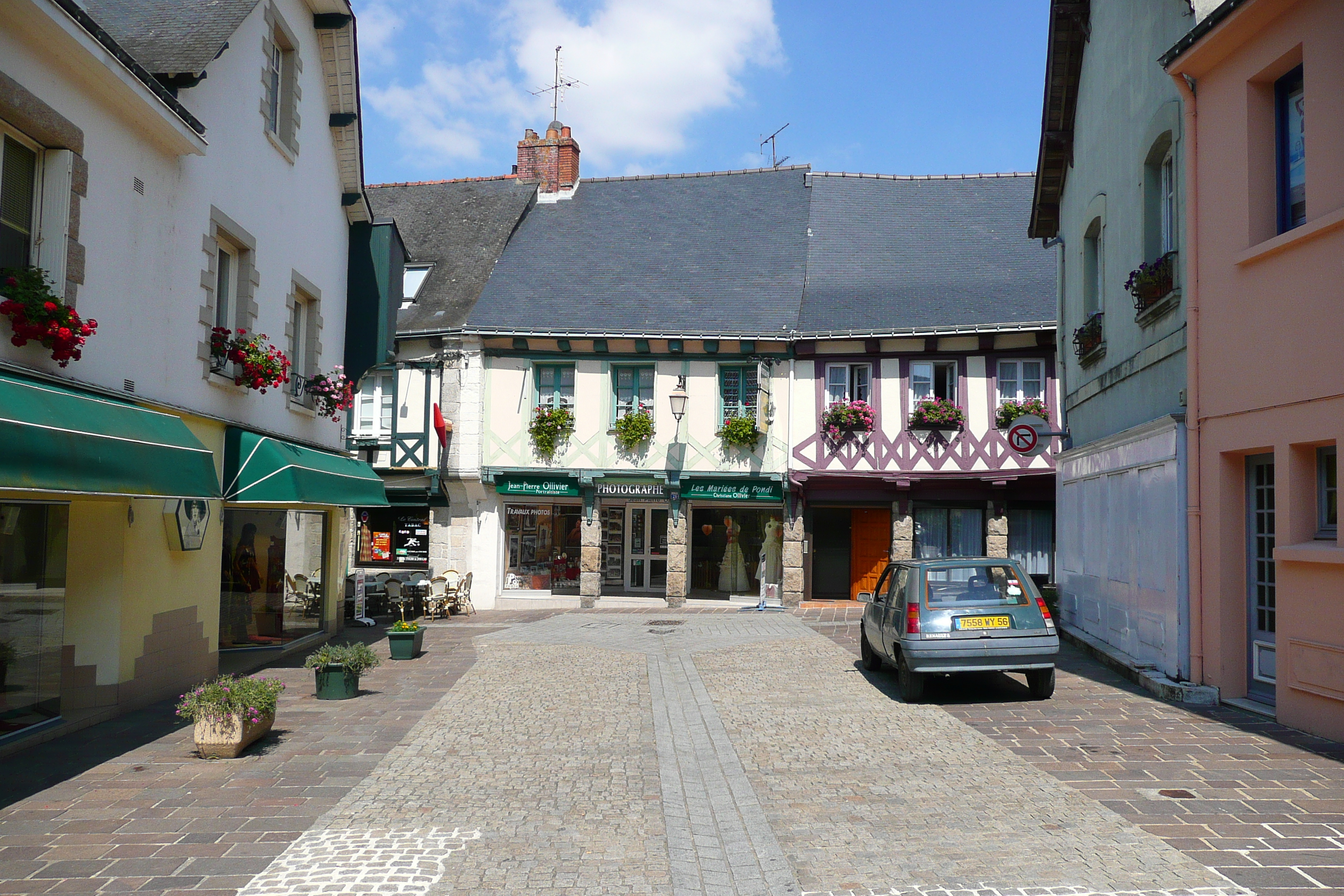 Picture France Pontivy 2007-08 34 - Center Pontivy