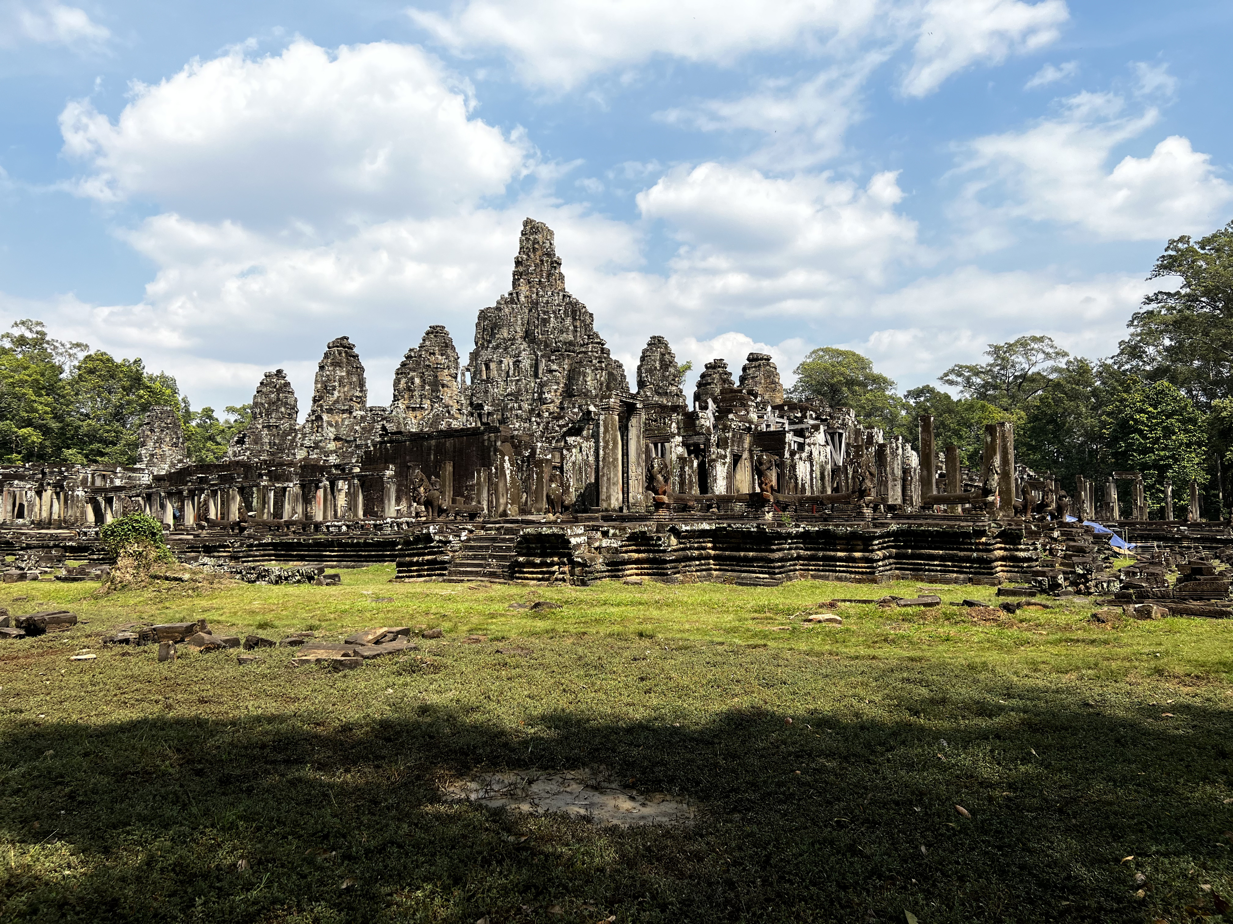 Picture Cambodia Siem Reap Bayon 2023-01 95 - Recreation Bayon