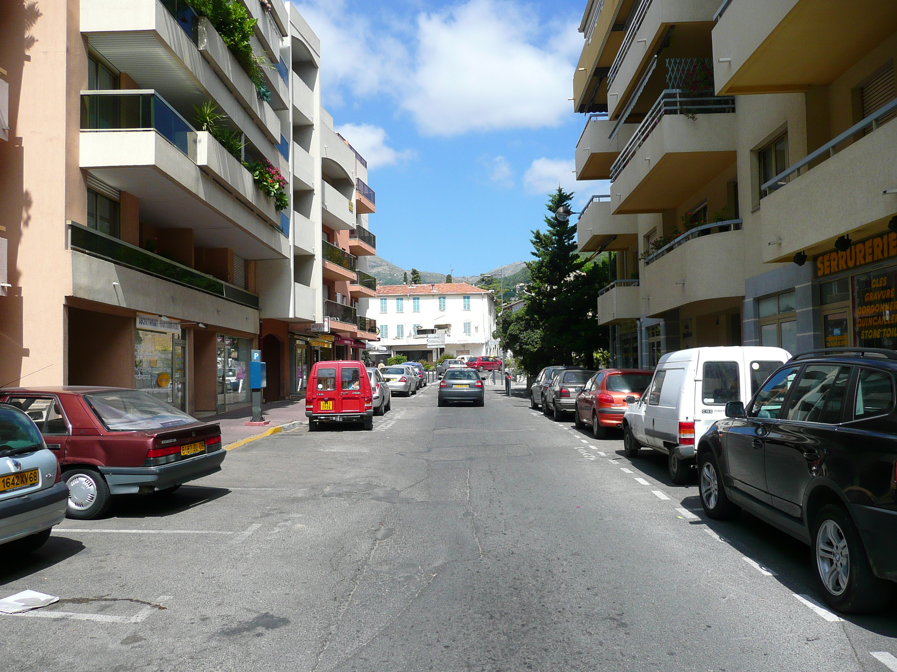 Picture France Vence Avenue H. Isnard 2007-07 40 - Recreation Avenue H. Isnard