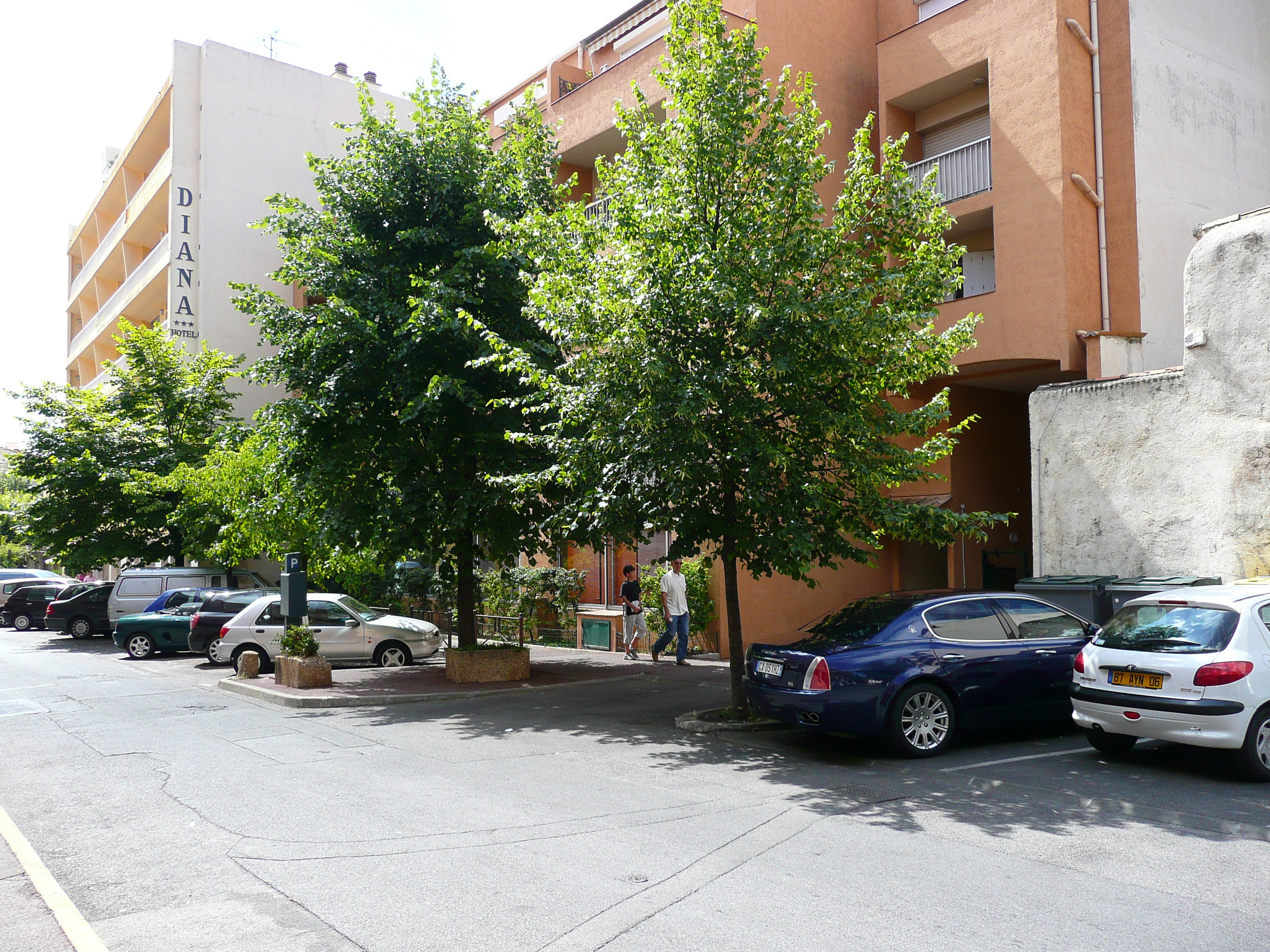 Picture France Vence Avenue H. Isnard 2007-07 45 - Tour Avenue H. Isnard