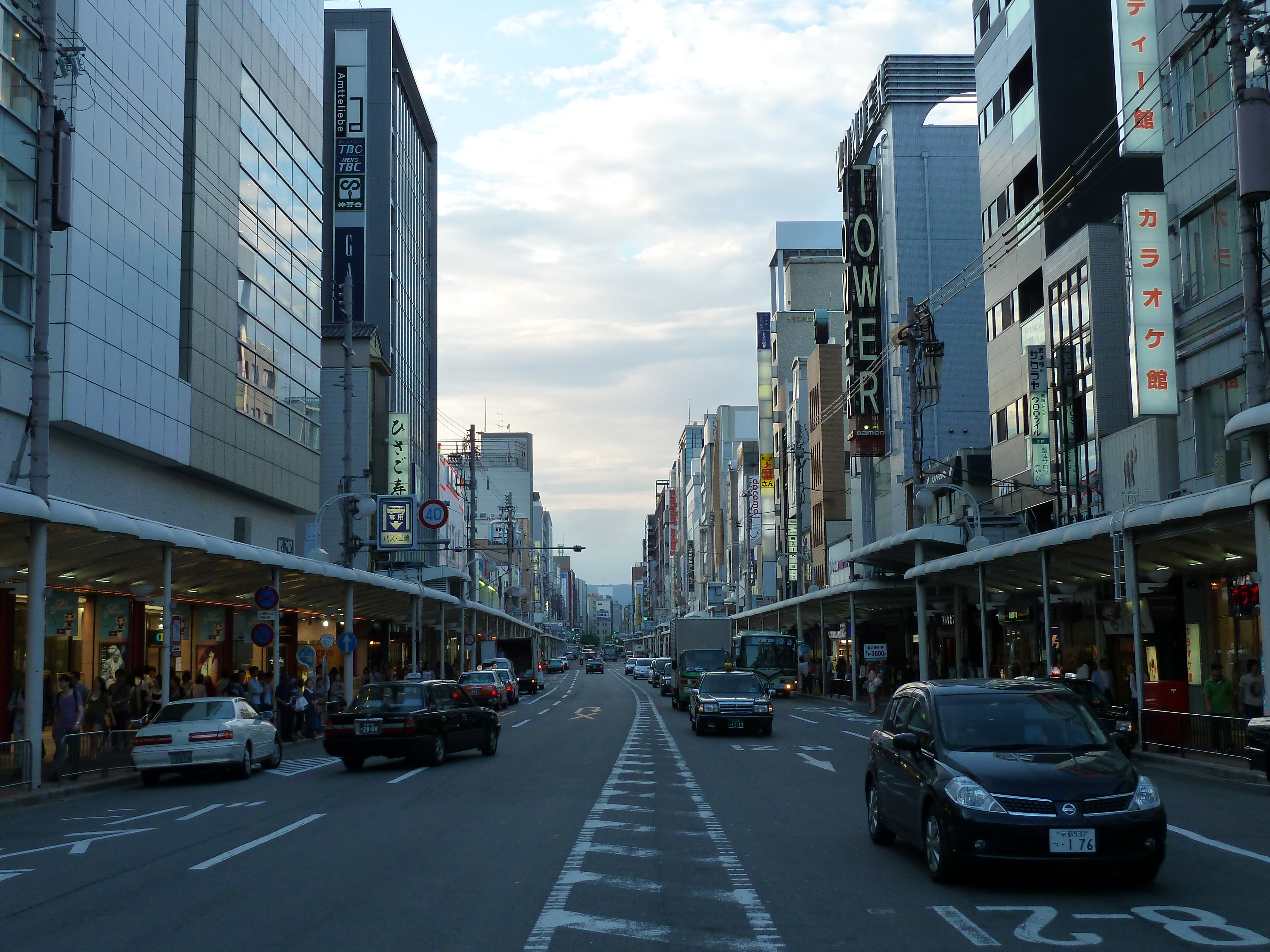 Picture Japan Kyoto Shijo dori 2010-06 73 - Discovery Shijo dori