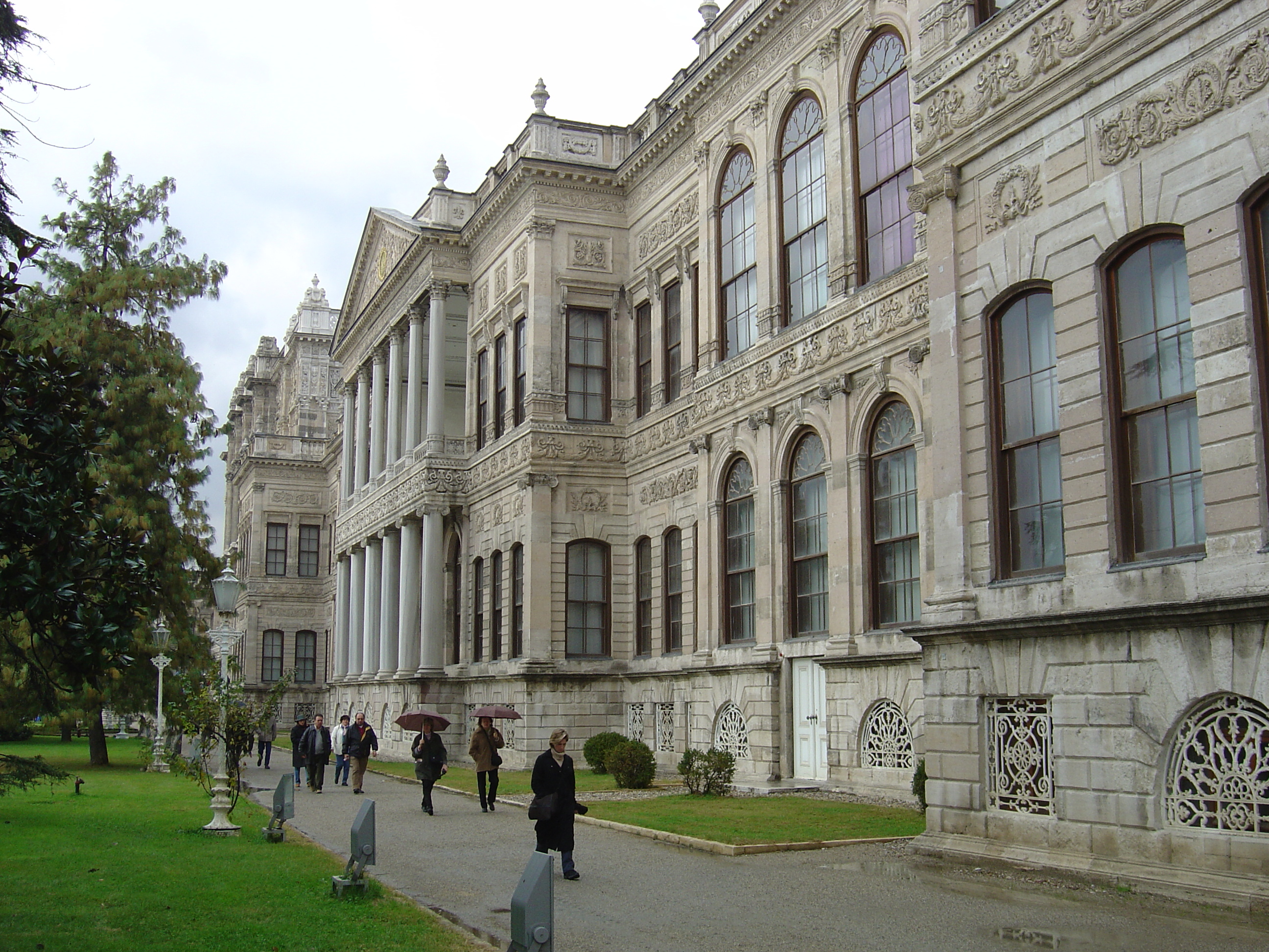 Picture Turkey Istanbul Dolmabahce Palace 2004-12 51 - Recreation Dolmabahce Palace