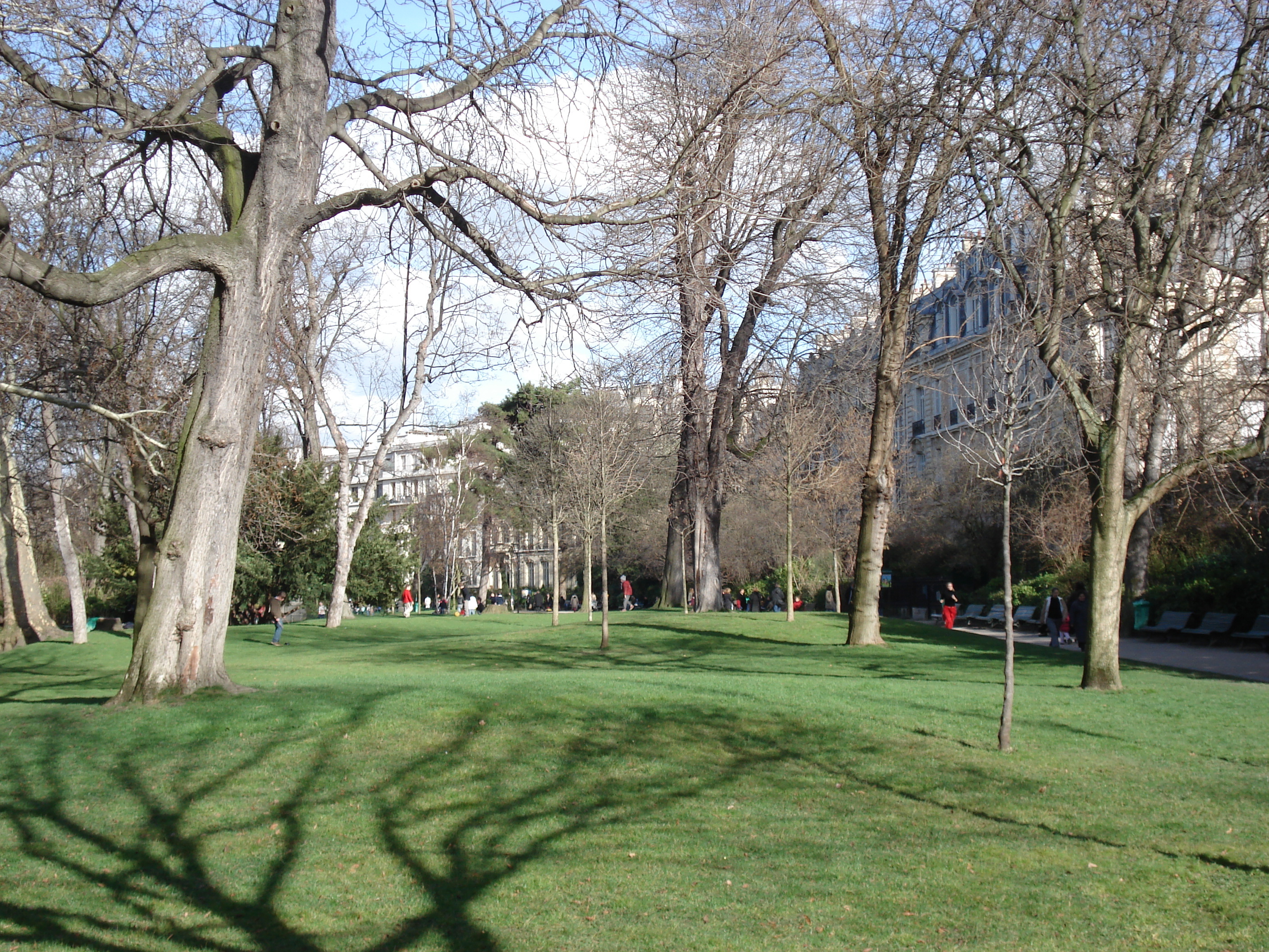 Picture France Paris Monceau Garden 2006-03 32 - Center Monceau Garden