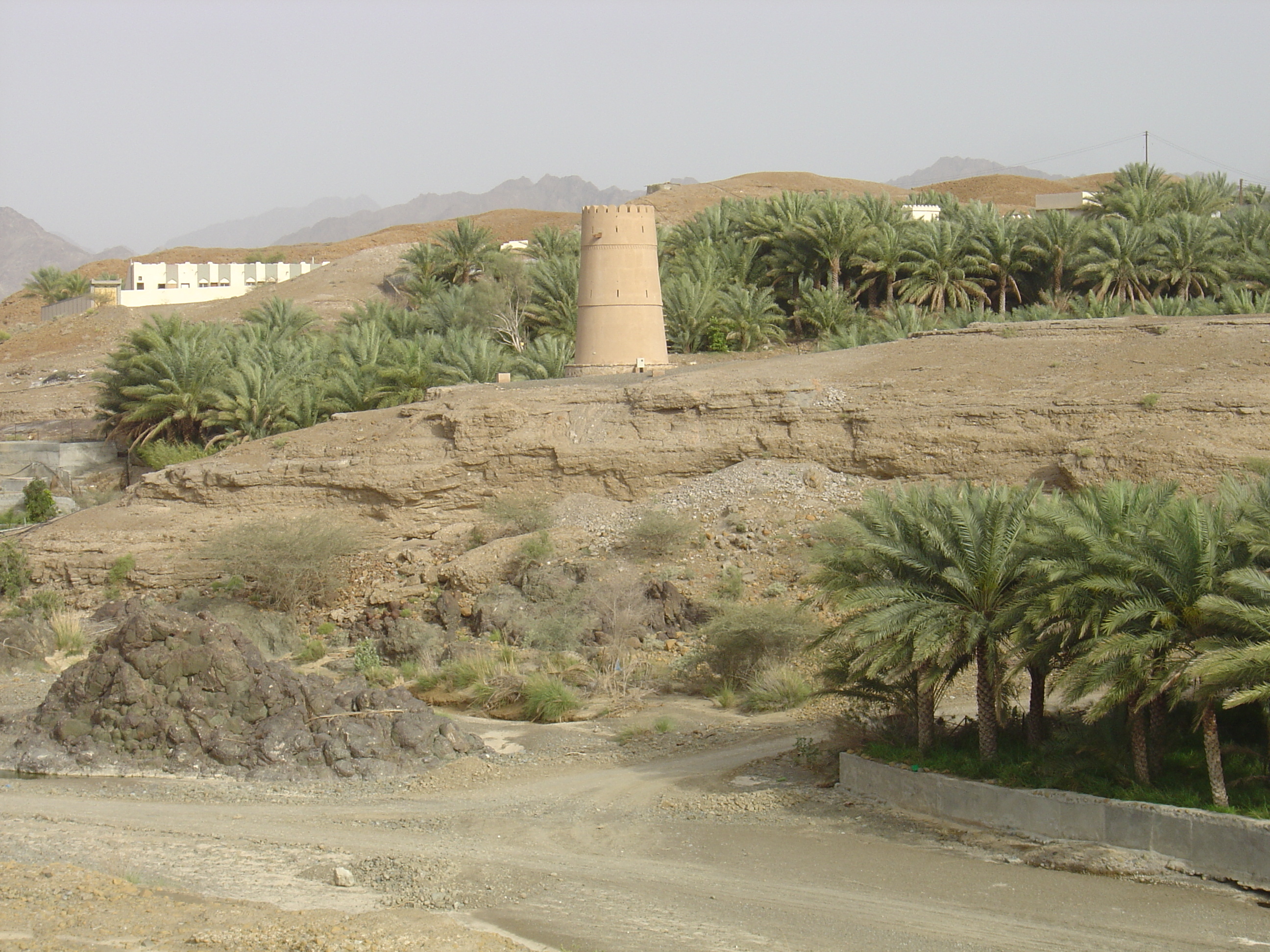 Picture Sultanate of Oman Buraimi to Sohar road 2005-03 5 - History Buraimi to Sohar road