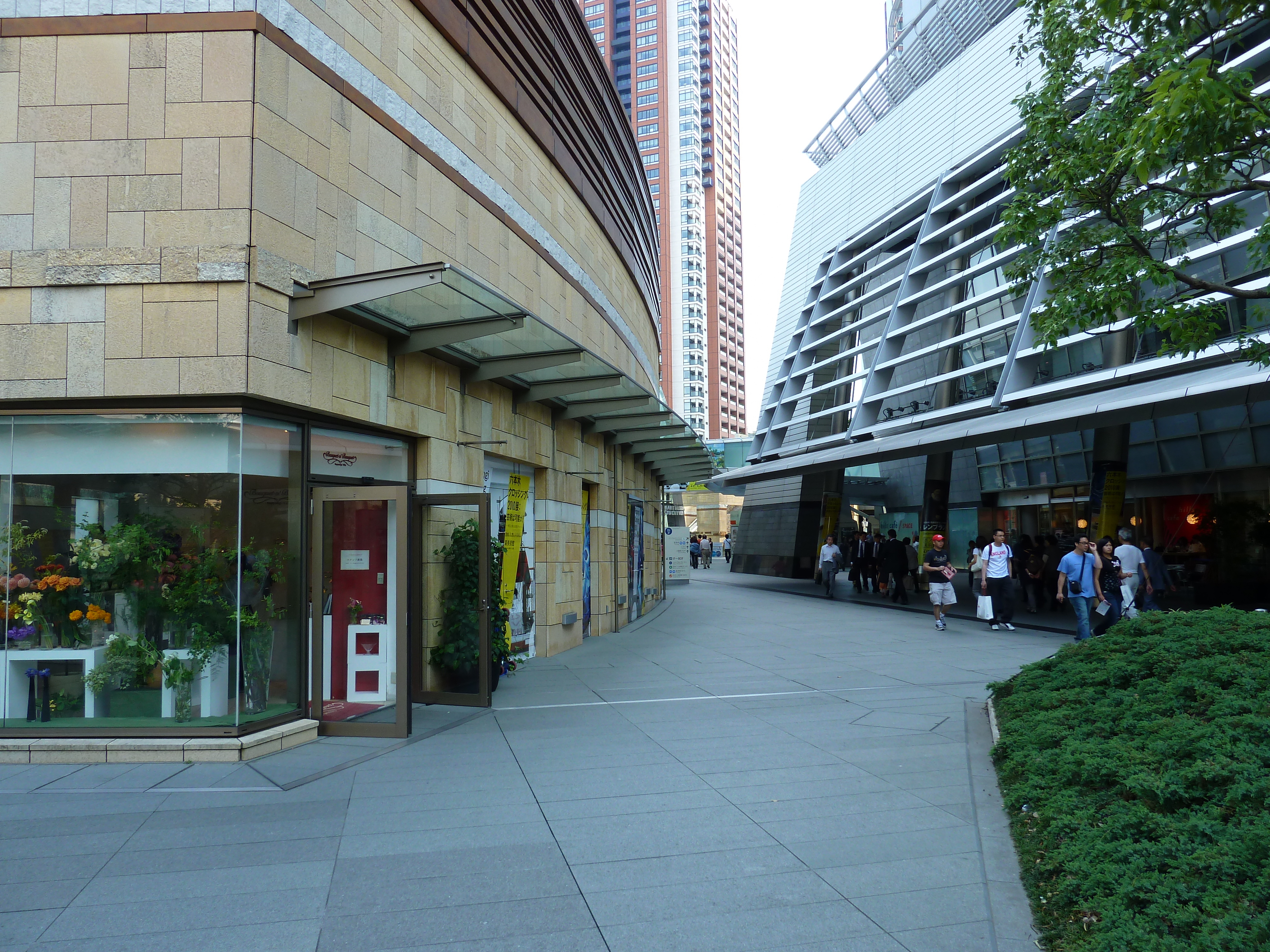 Picture Japan Tokyo Roppongi Hills 2010-06 80 - Around Roppongi Hills