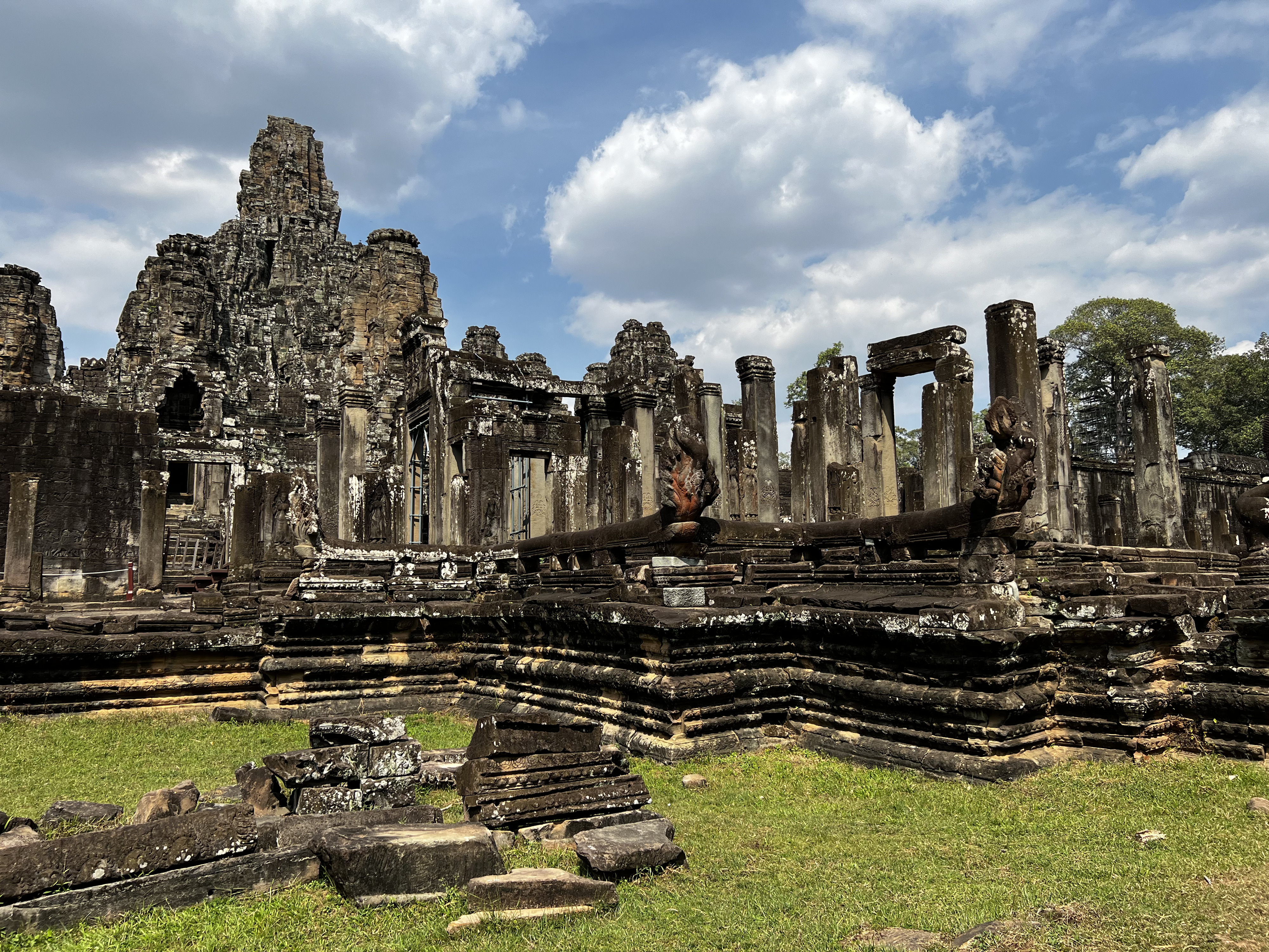 Picture Cambodia Siem Reap Bayon 2023-01 50 - Center Bayon