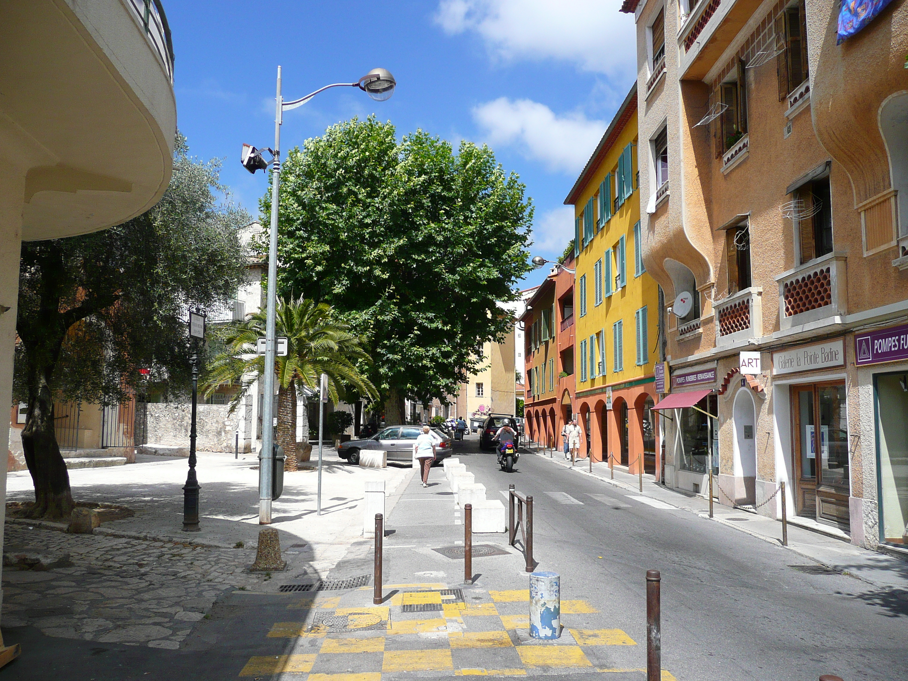 Picture France Vence Avenue H. Isnard 2007-07 7 - Tour Avenue H. Isnard