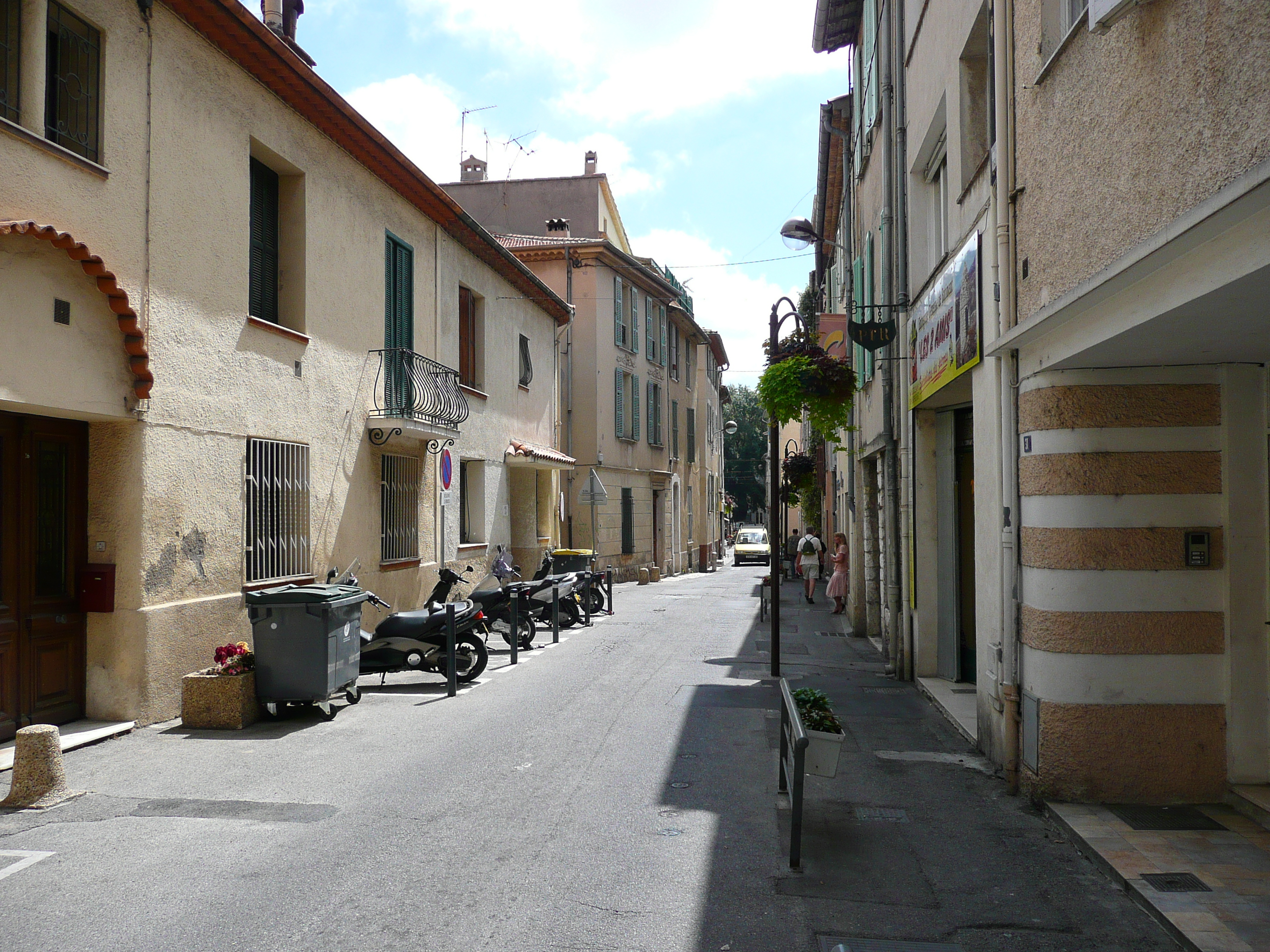 Picture France Vence Avenue H. Isnard 2007-07 24 - Discovery Avenue H. Isnard