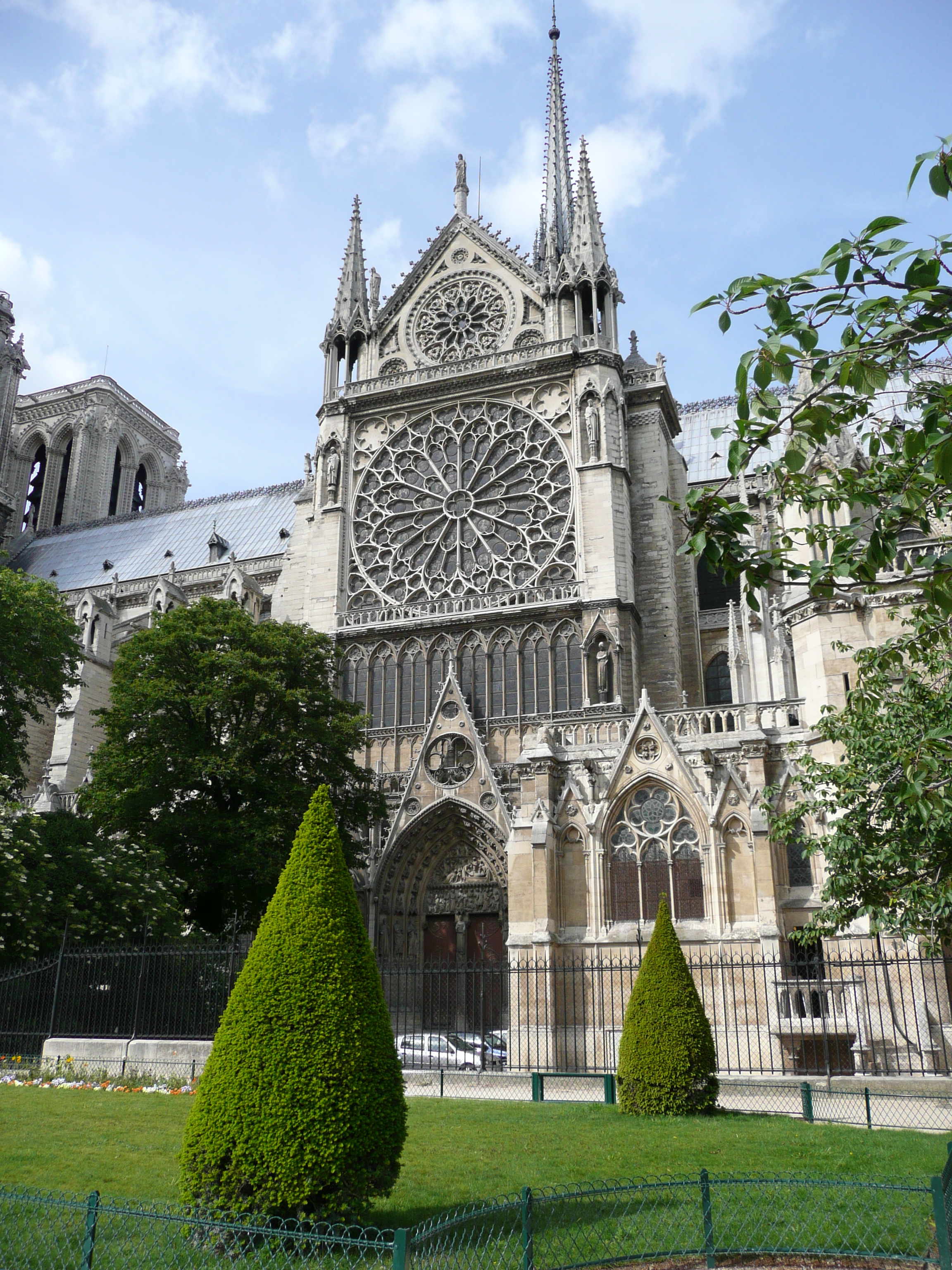 Picture France Paris Notre Dame 2007-05 124 - Recreation Notre Dame