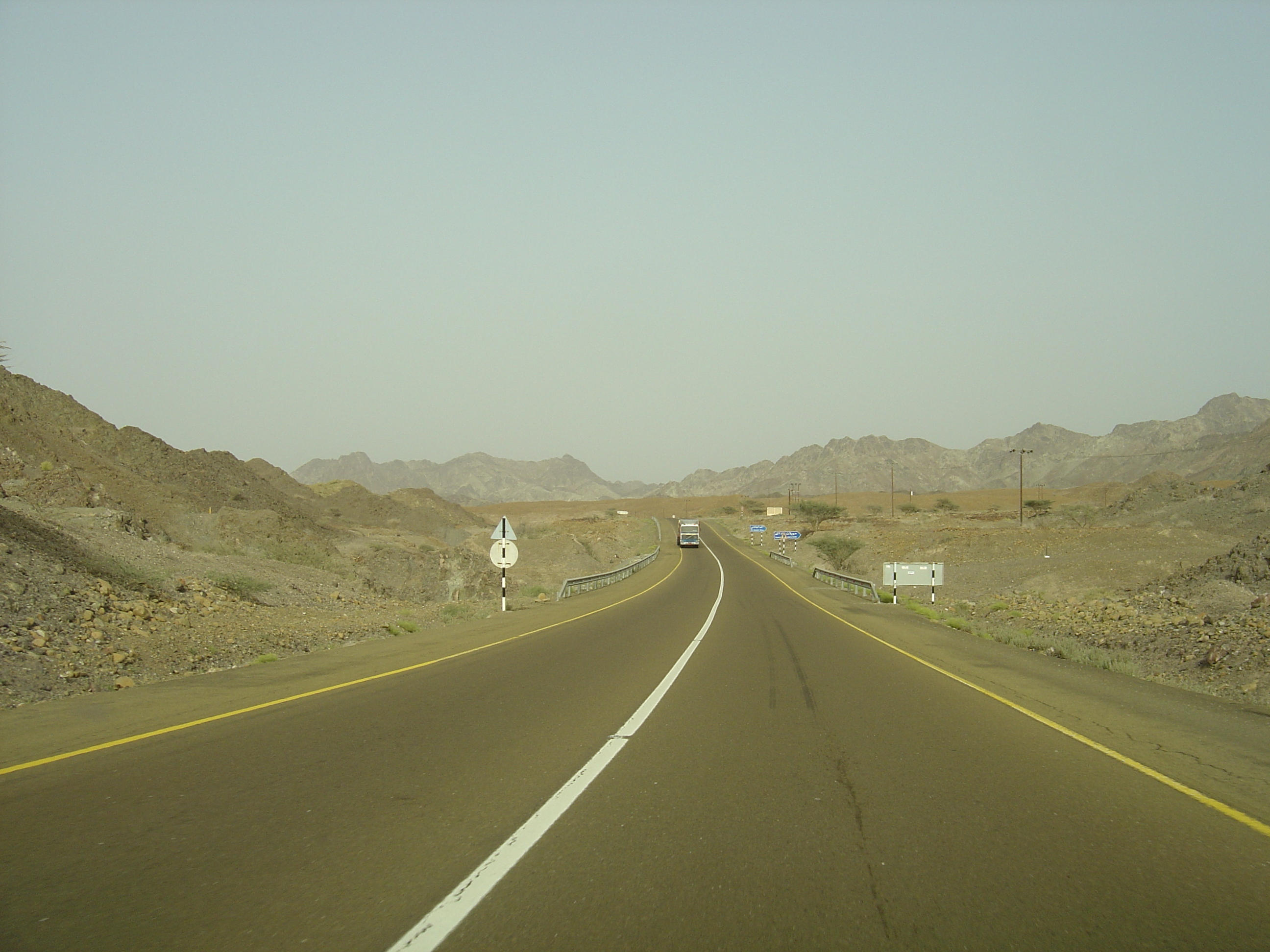 Picture Sultanate of Oman Buraimi to Sohar road 2005-03 24 - Discovery Buraimi to Sohar road