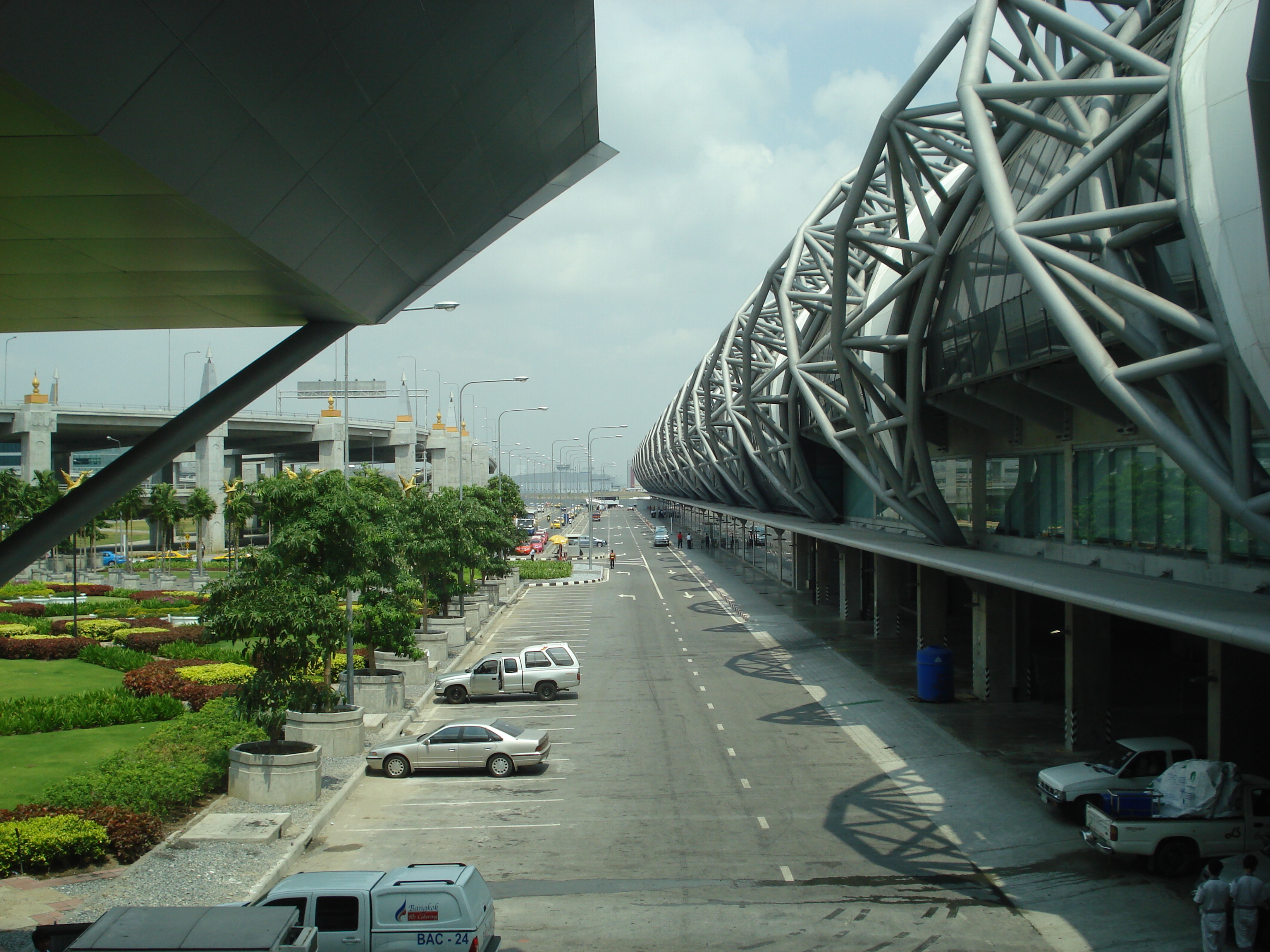 Picture Thailand Bangkok Suvarnabhumi Airport 2007-02 53 - Center Suvarnabhumi Airport