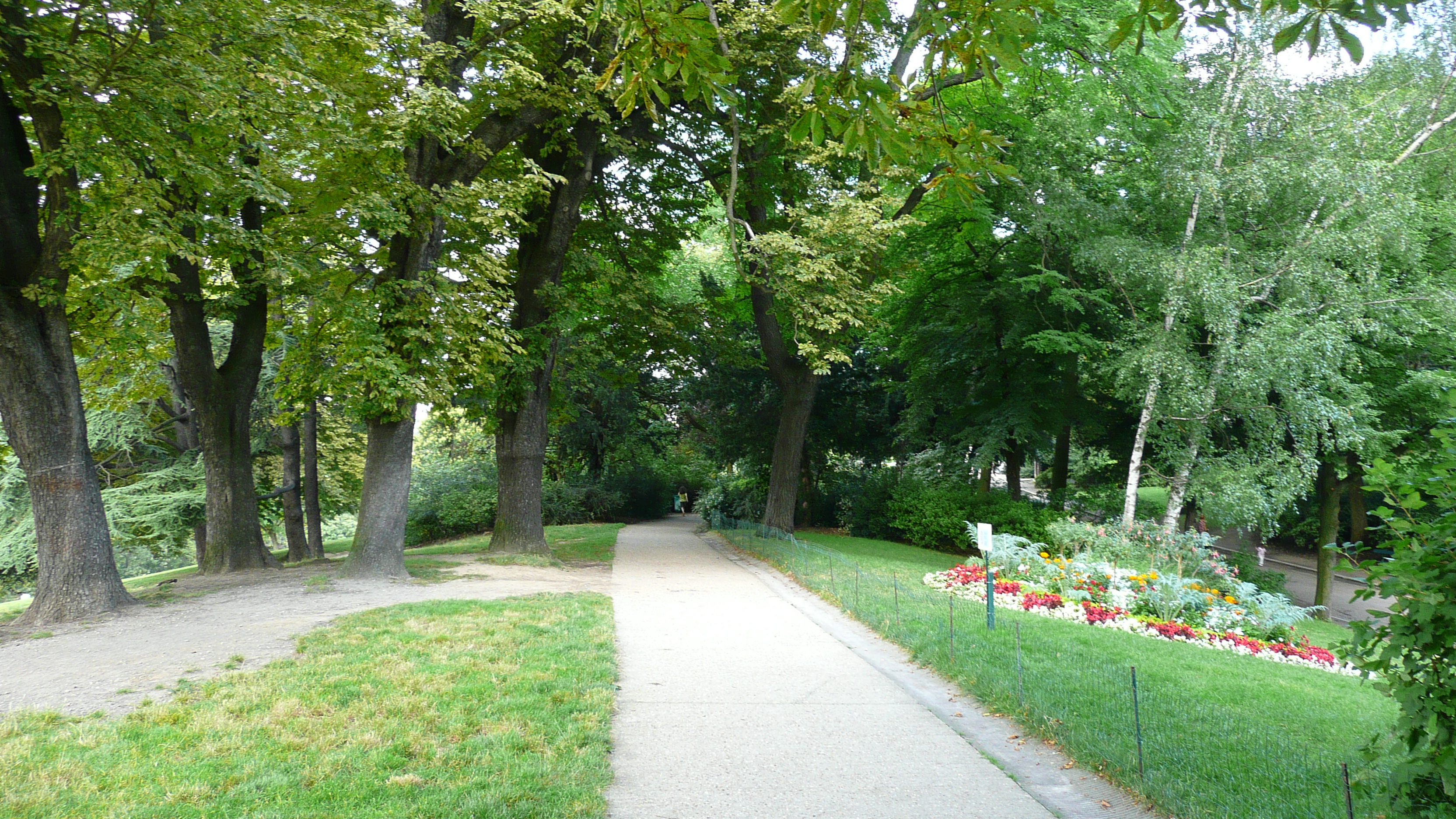 Picture France Paris Butes Chaumont 2007-08 95 - Around Butes Chaumont