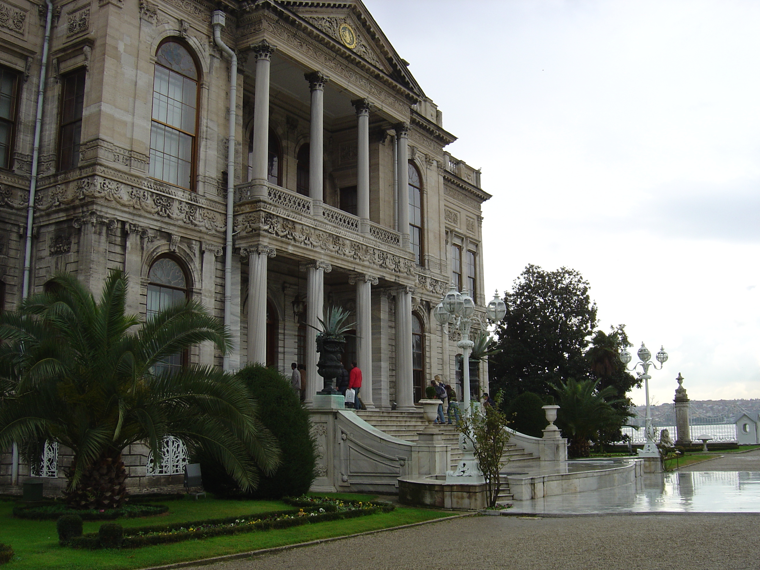 Picture Turkey Istanbul Dolmabahce Palace 2004-12 19 - Discovery Dolmabahce Palace