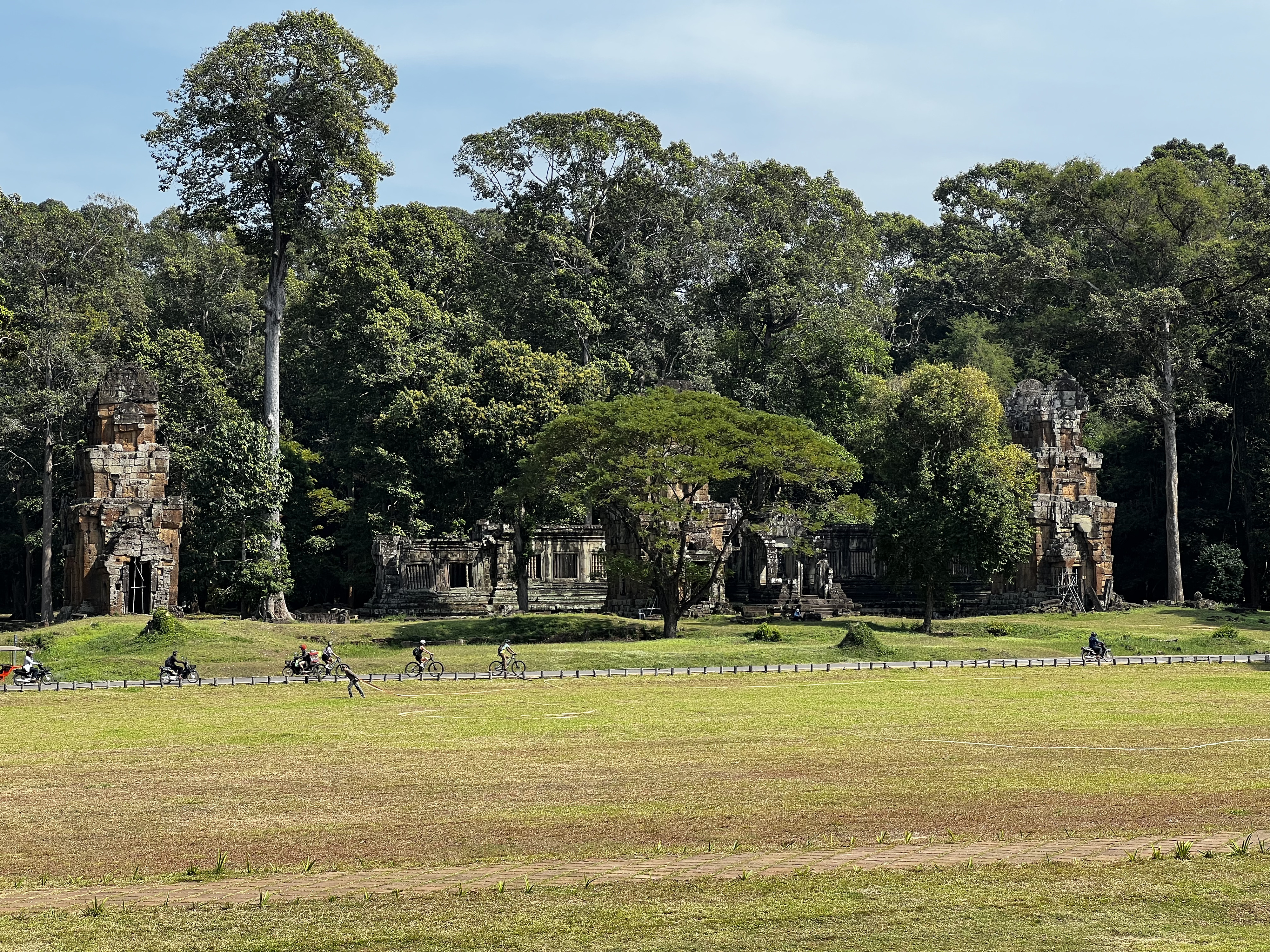 Picture Cambodia Siem Reap Angkor Thom 2023-01 45 - Recreation Angkor Thom